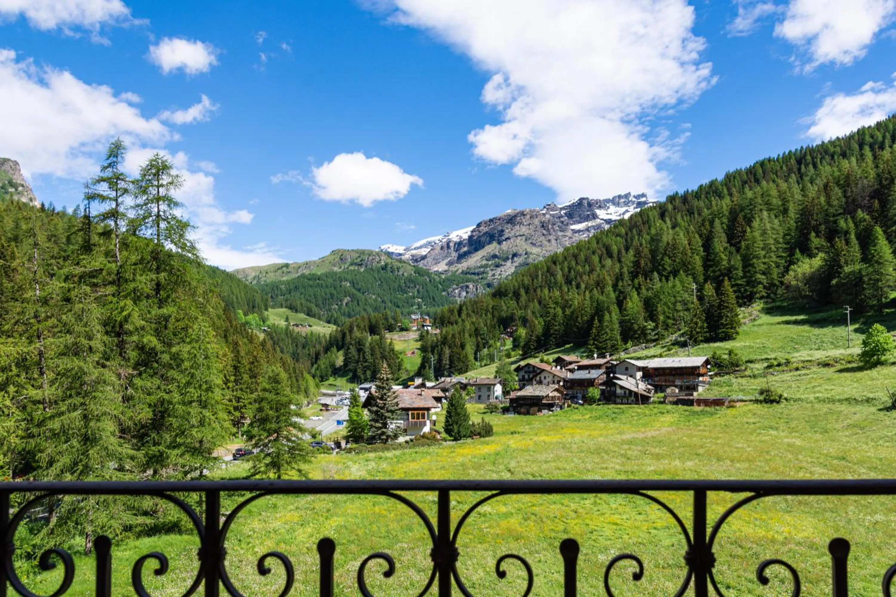 Mountain view in Albergo Monte Cervino