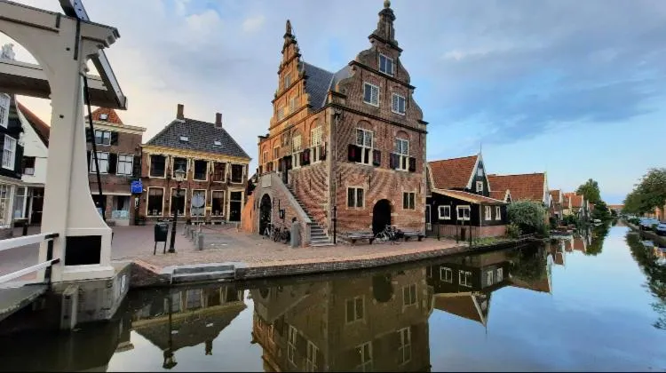 Oude Postkantoor de Rijp