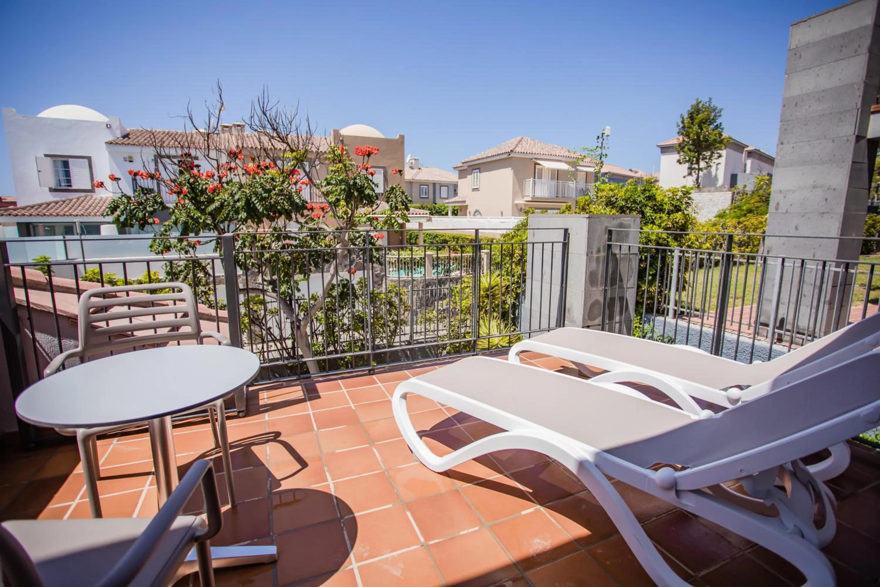 Photo of the whole room in Caybeach Meloneras