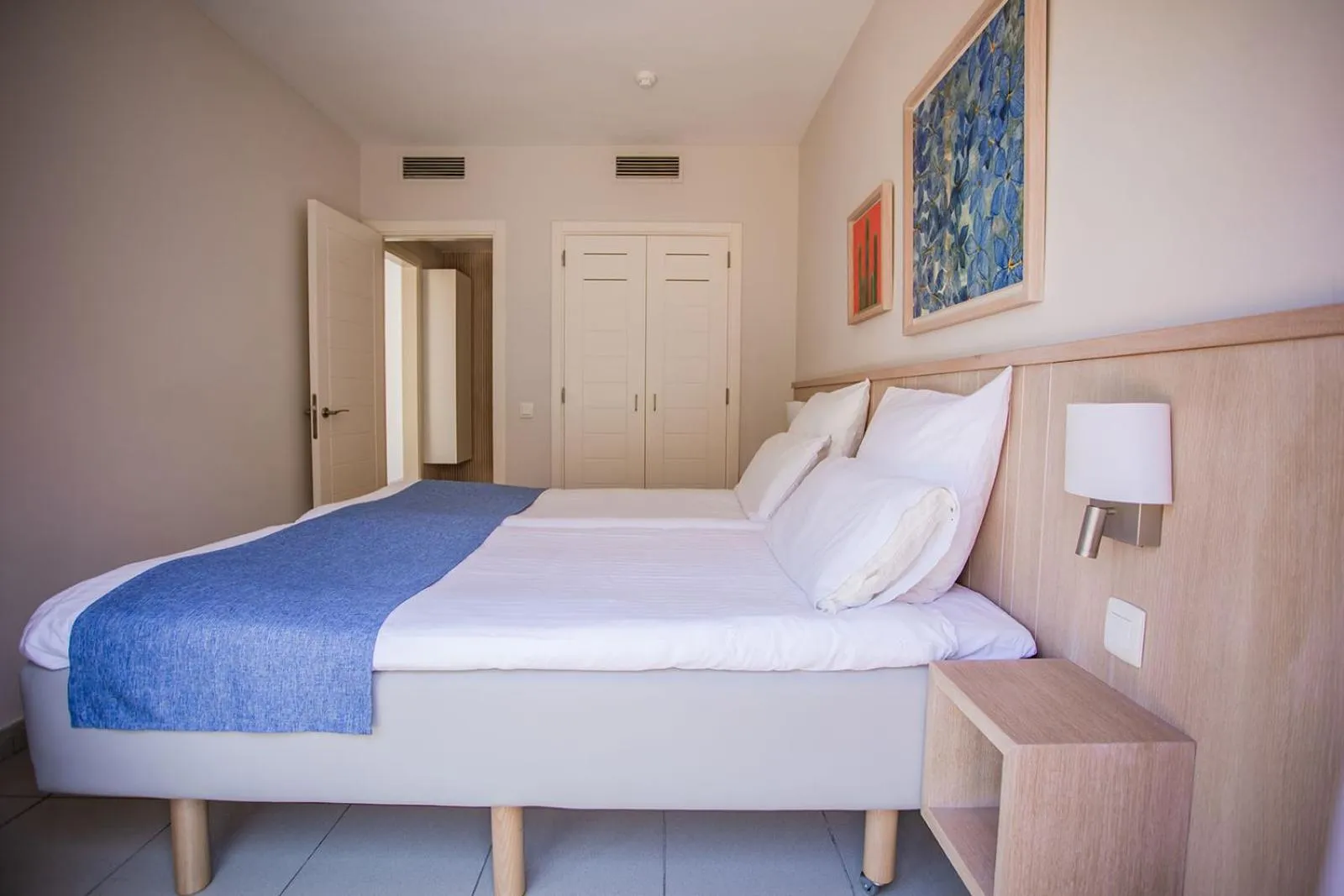 Classic 2 bedrooms apartment - 3 Adults + 3 Children in Caybeach Meloneras