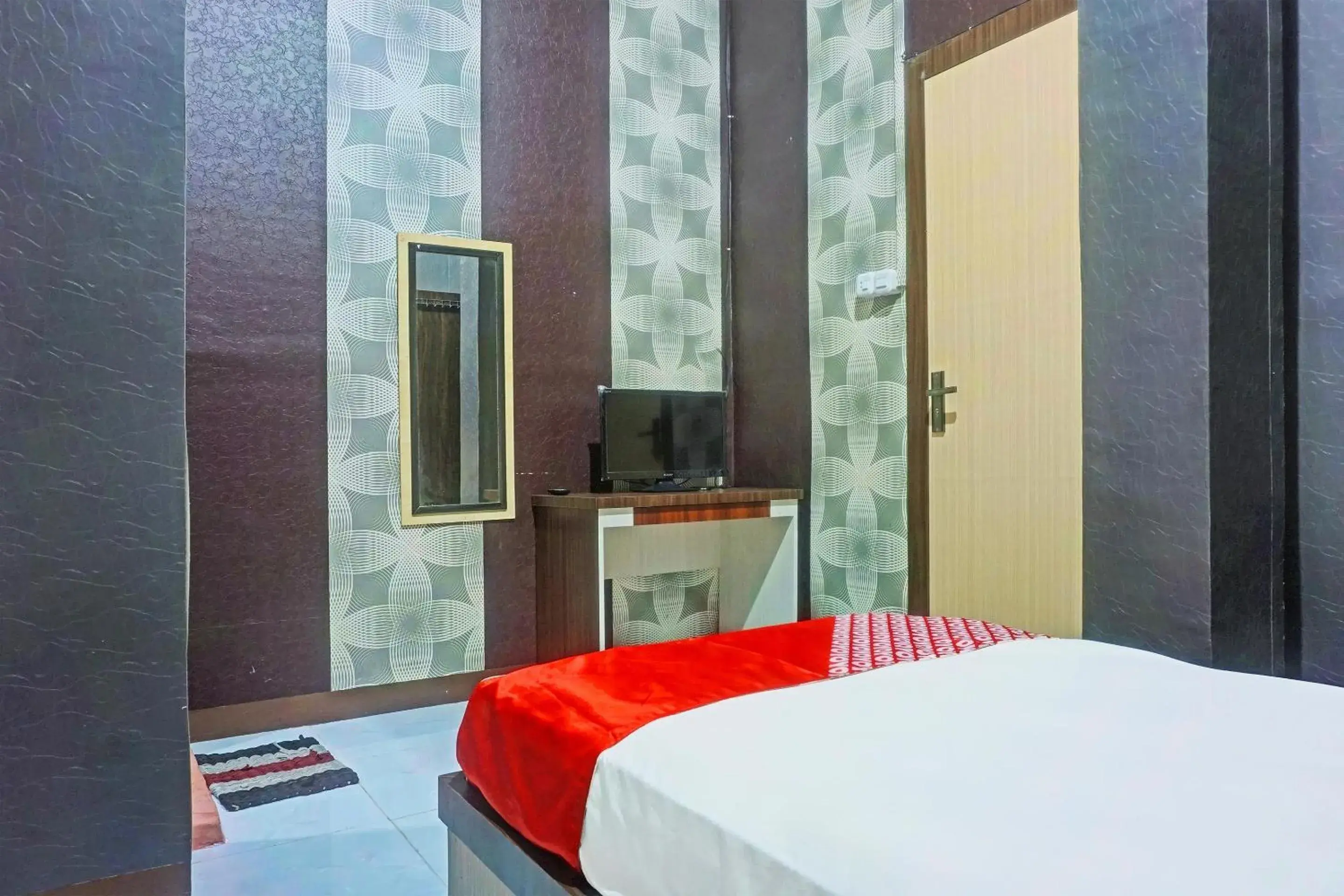 Bedroom, Bed in Collection O 91488 Hotel Lingkarsut Jeneponto Near Patung kuda, Jeneponto Bedroom, Bed in Collection O 91488 Hotel Lingkarsut Jeneponto Near Patung kuda, Jeneponto