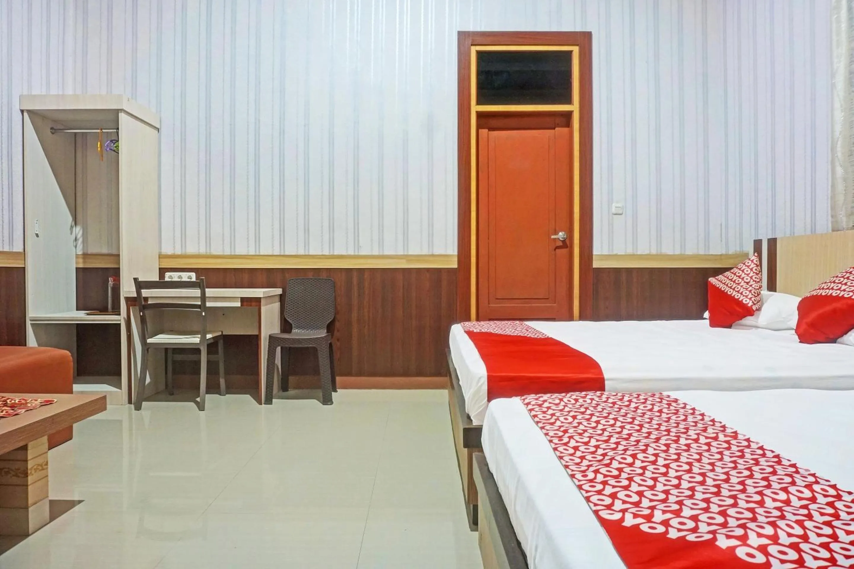 Bedroom, Bed in Collection O 91488 Hotel Lingkarsut Jeneponto Near Patung kuda, Jeneponto