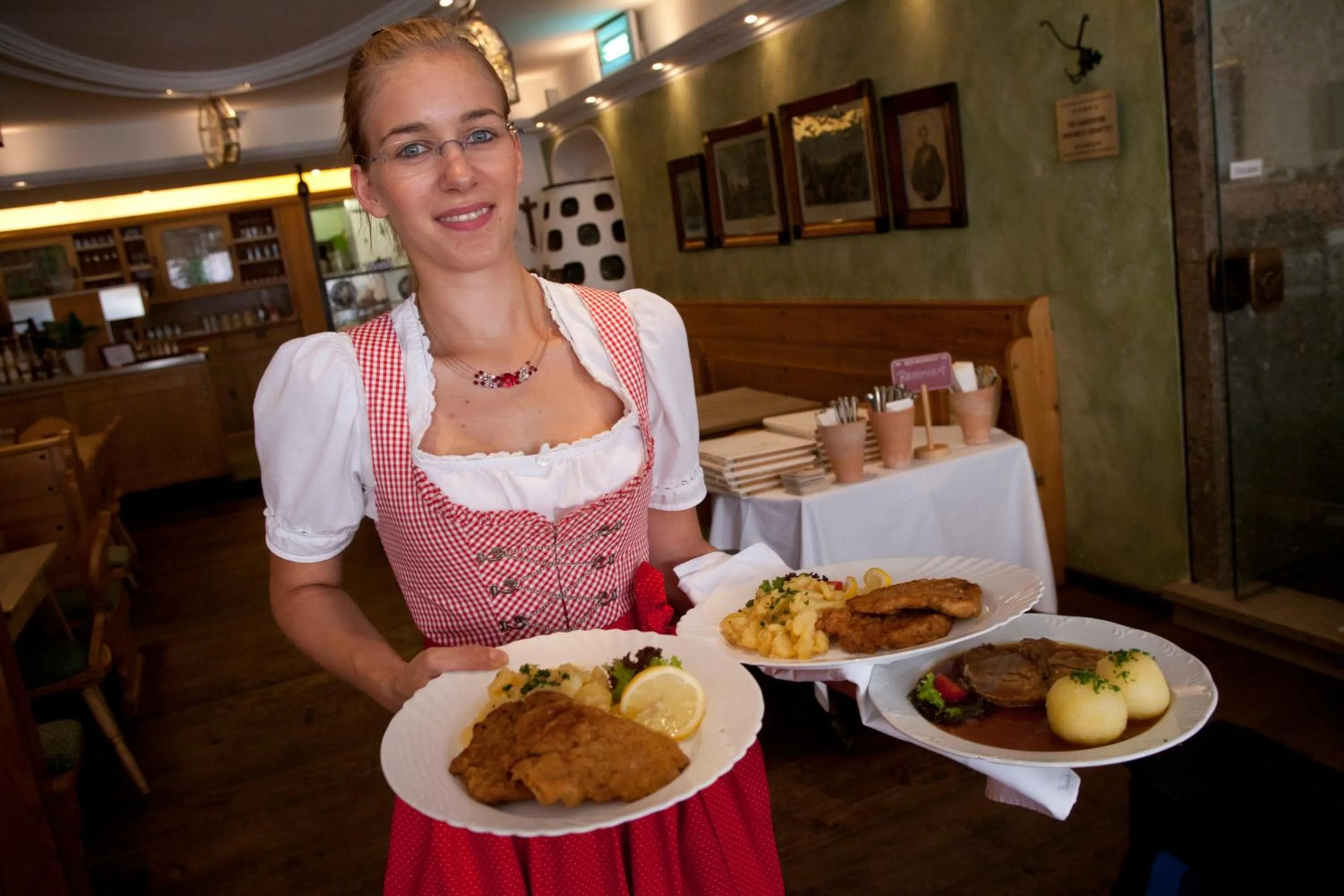 Staff in Posthotel Kolberbräu