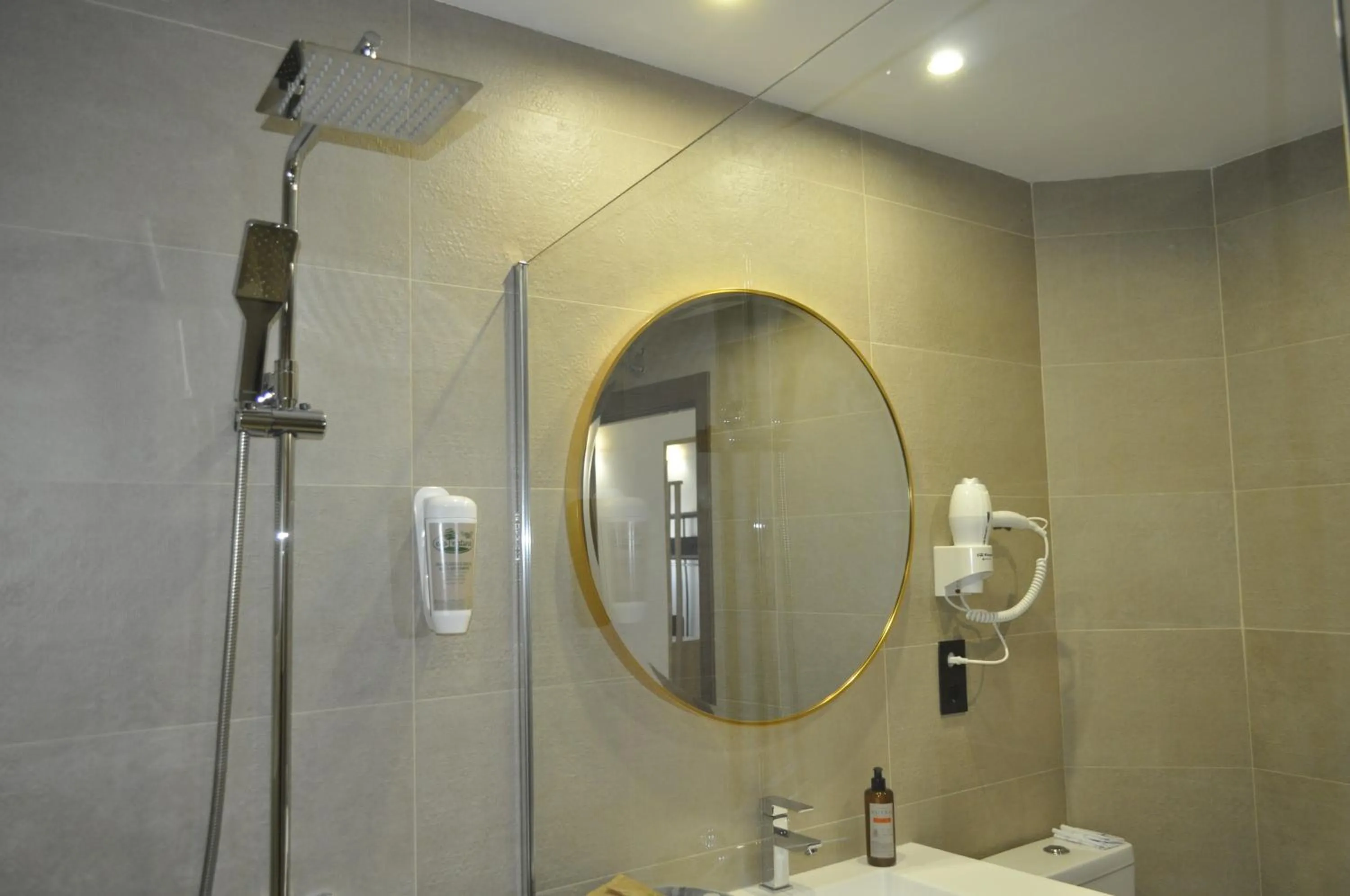 Bathroom in Hostal Restaurante Villa de Brihuega