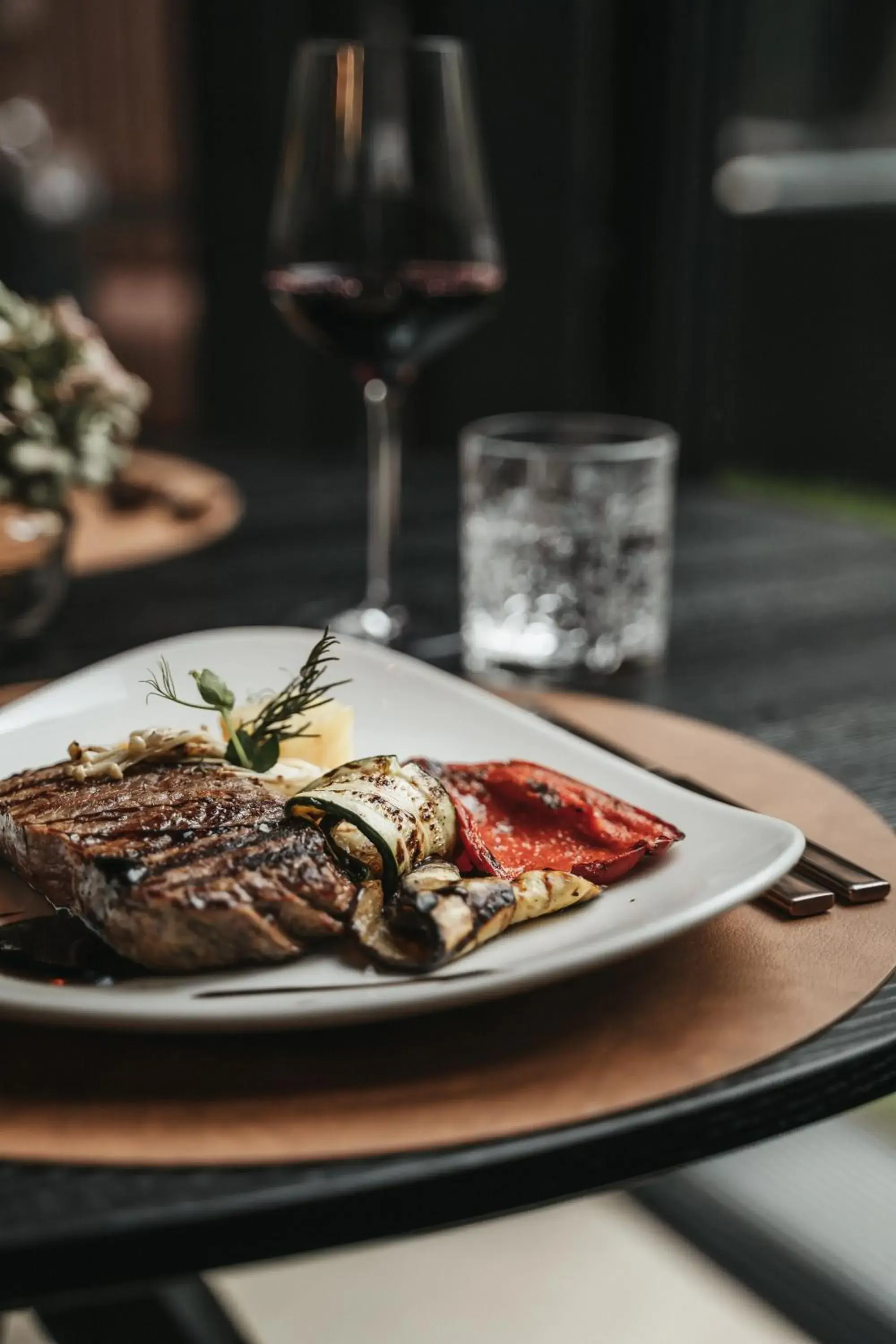 Restaurant/places to eat in Amrai Suites Restaurant/places to eat in Amrai Suites