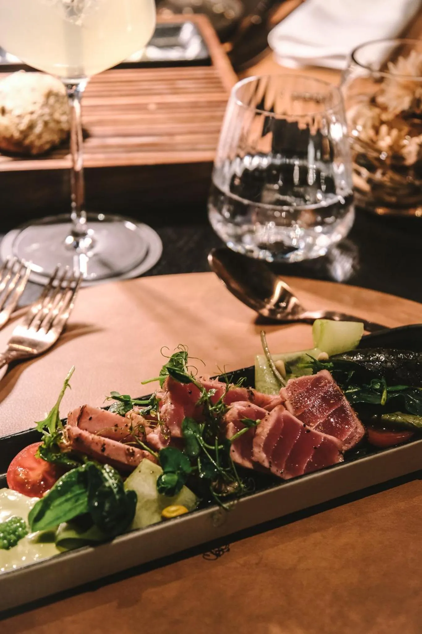 Restaurant/places to eat in Amrai Suites