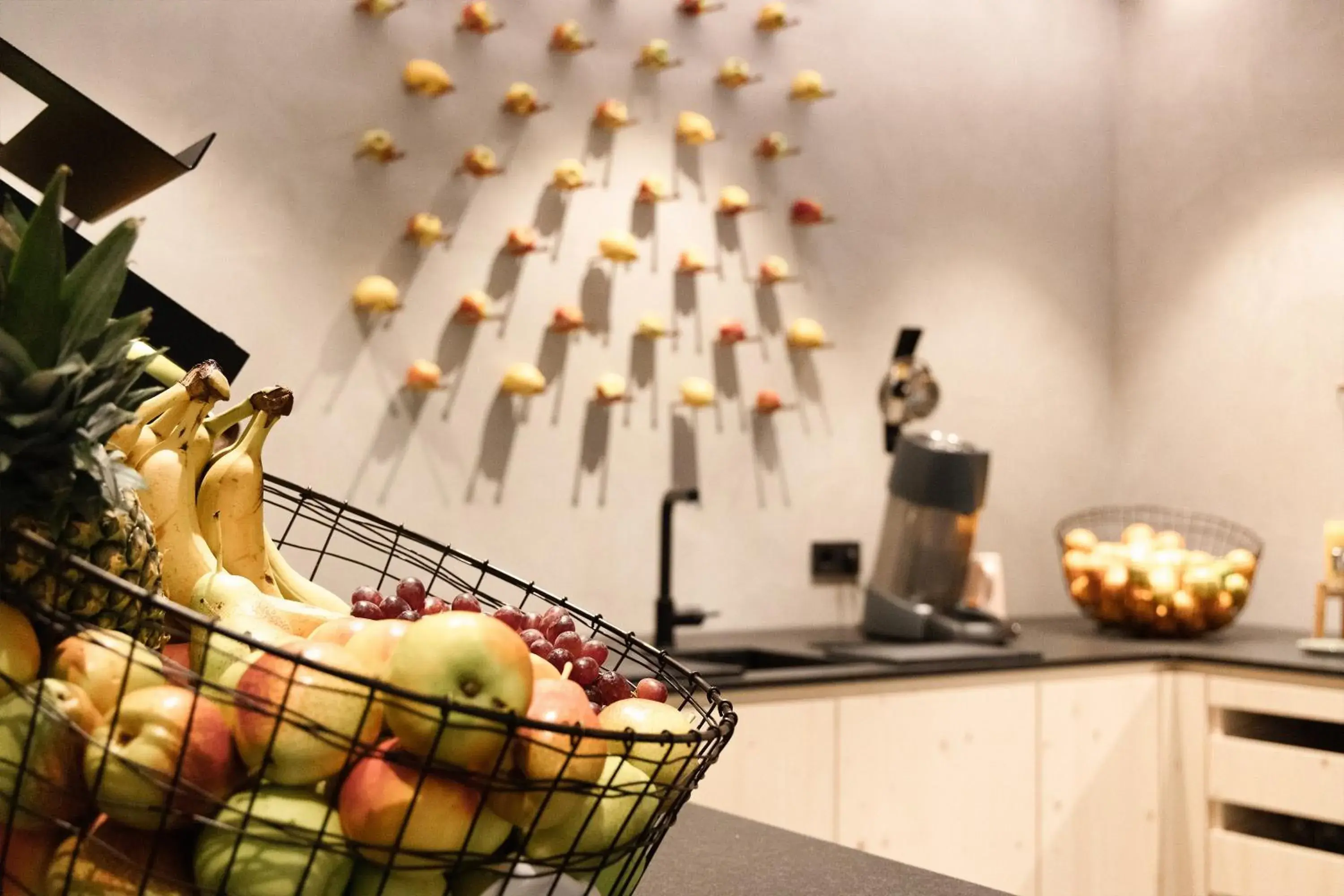 Restaurant/places to eat in Amrai Suites Restaurant/places to eat in Amrai Suites