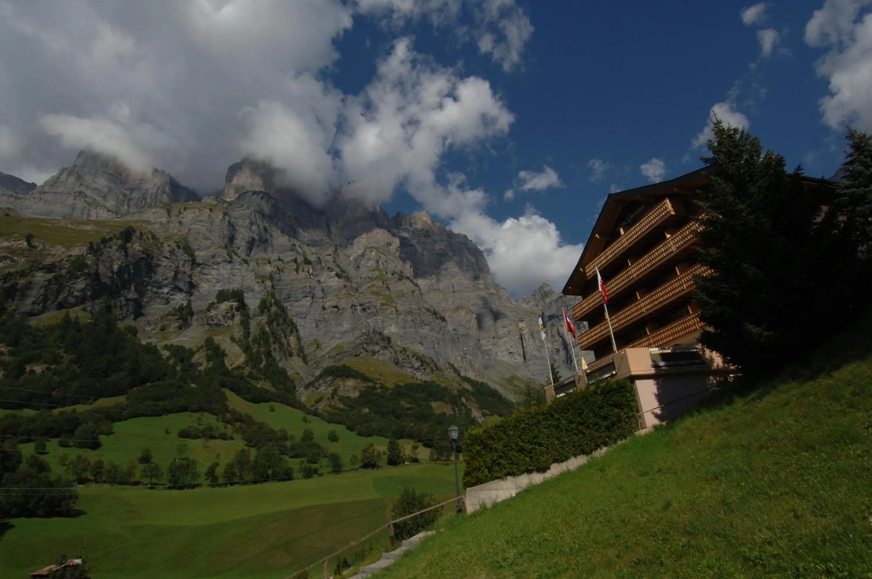 Facade/entrance in Hotel Viktoria-Leukerbad-Therme