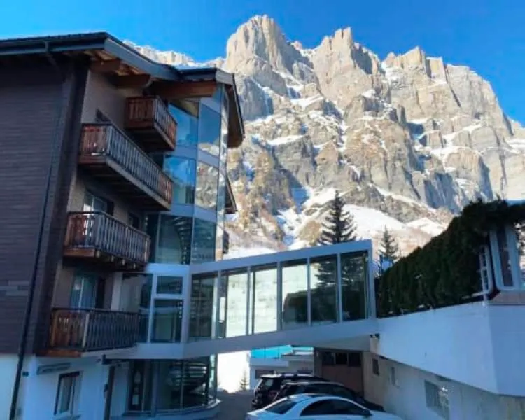 Swimming pool in Hotel Viktoria-Leukerbad-Therme