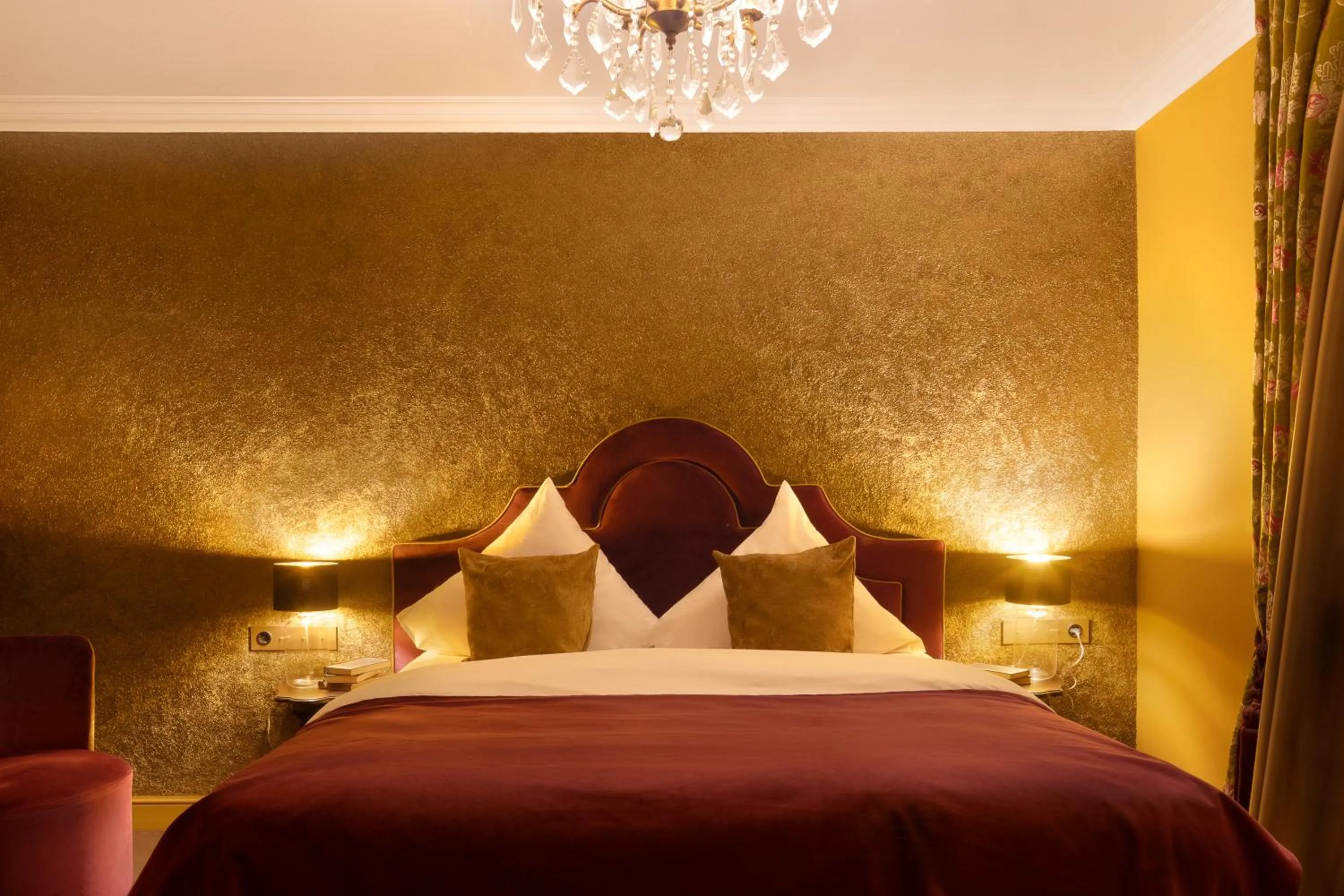 Bedroom, Bed in Schloßhotel Althörnitz Neubau