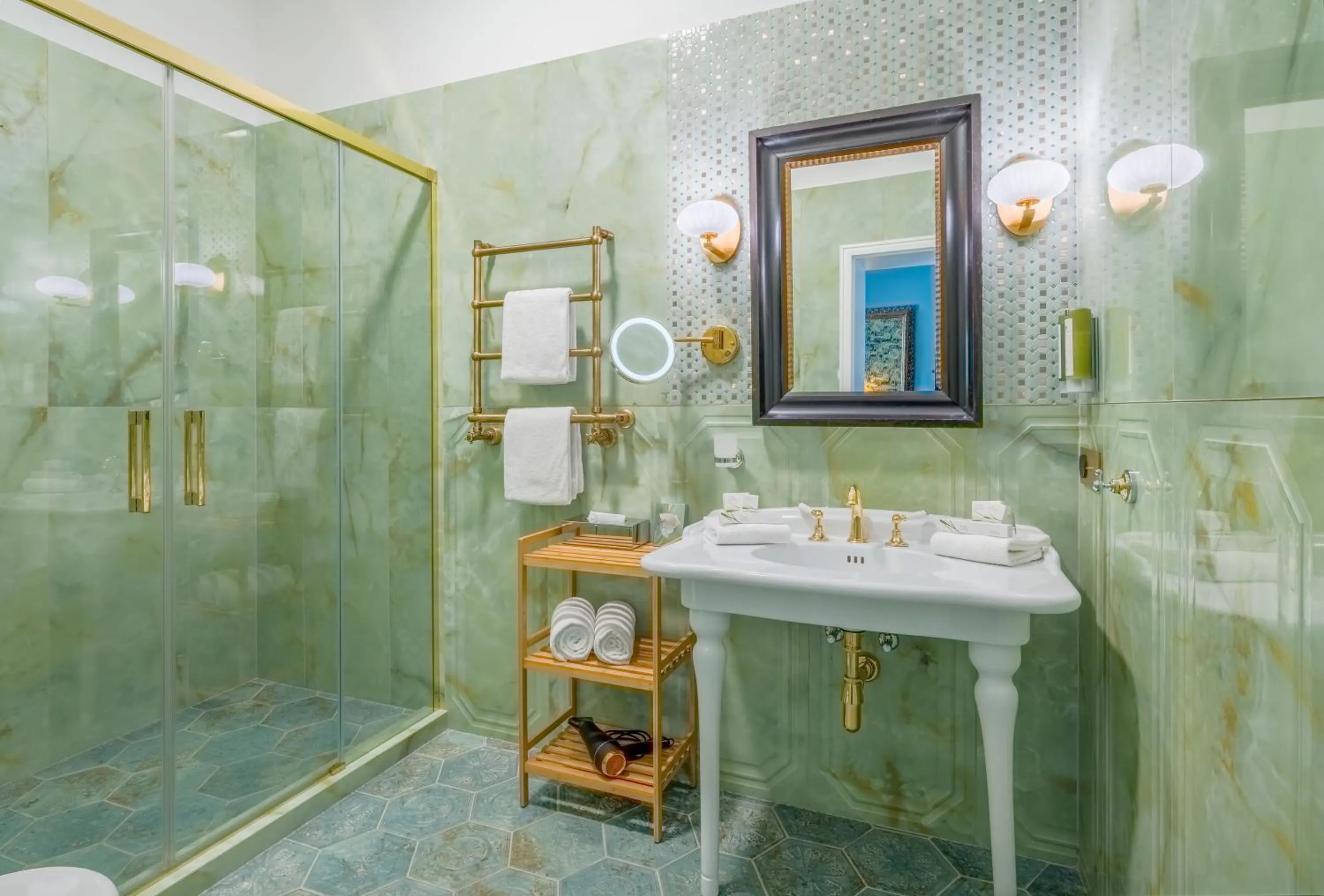 Bathroom in Schloßhotel Althörnitz Neubau