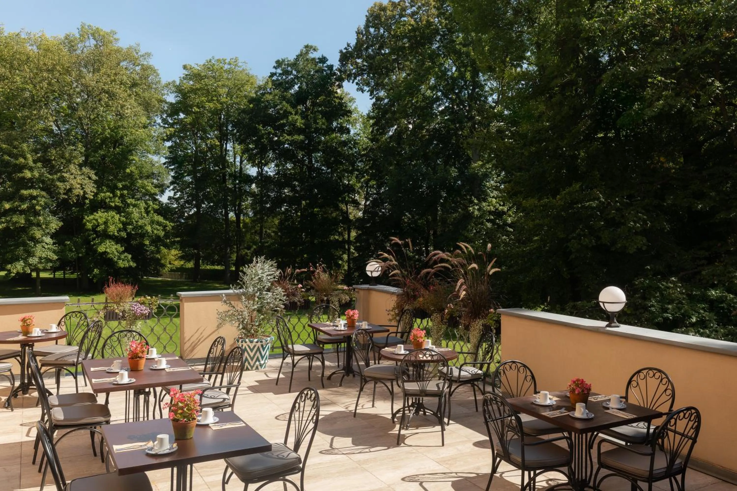 Patio in Schloßhotel Althörnitz Neubau