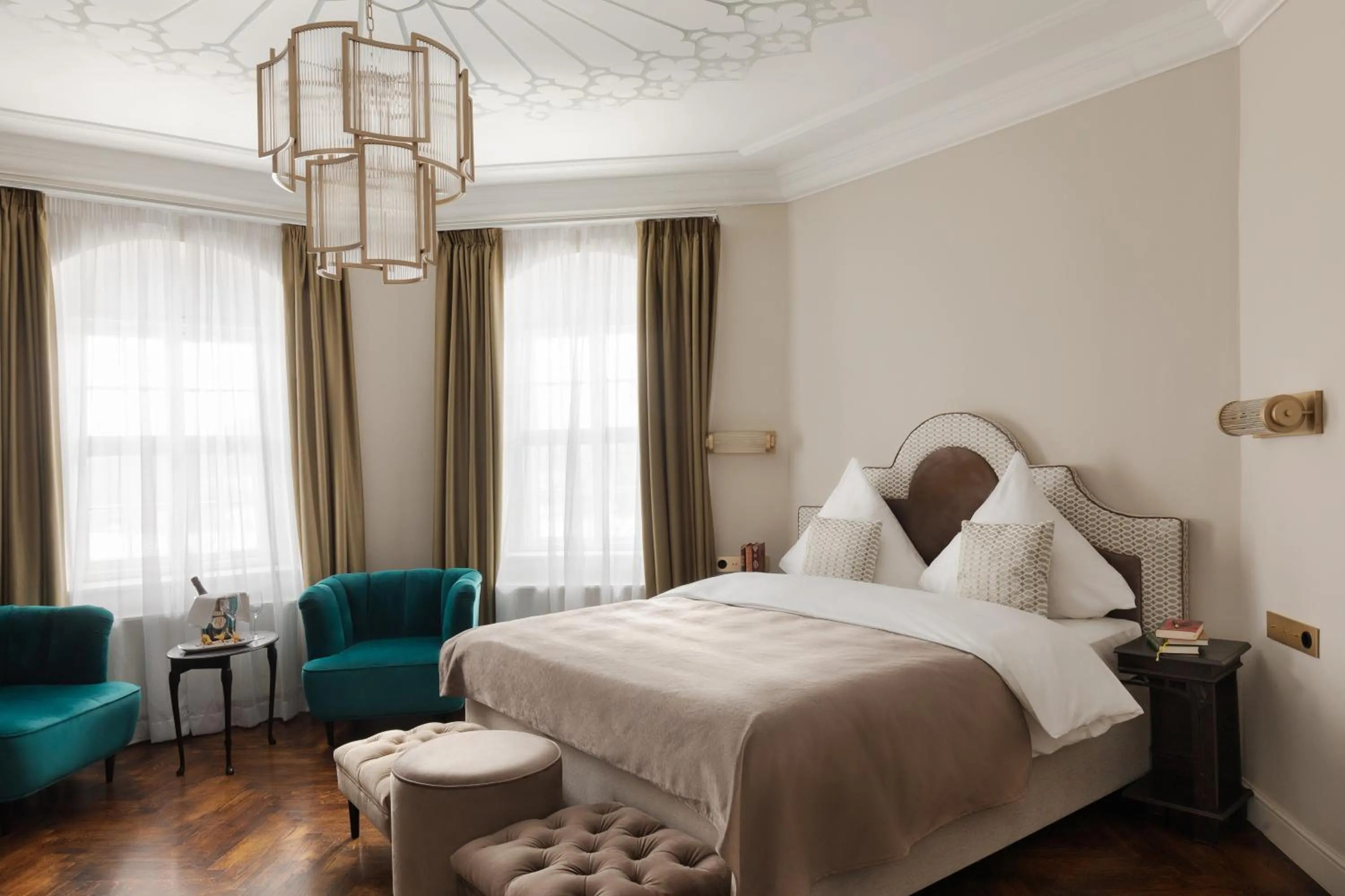 Photo of the whole room, Bed in Schloßhotel Althörnitz Neubau