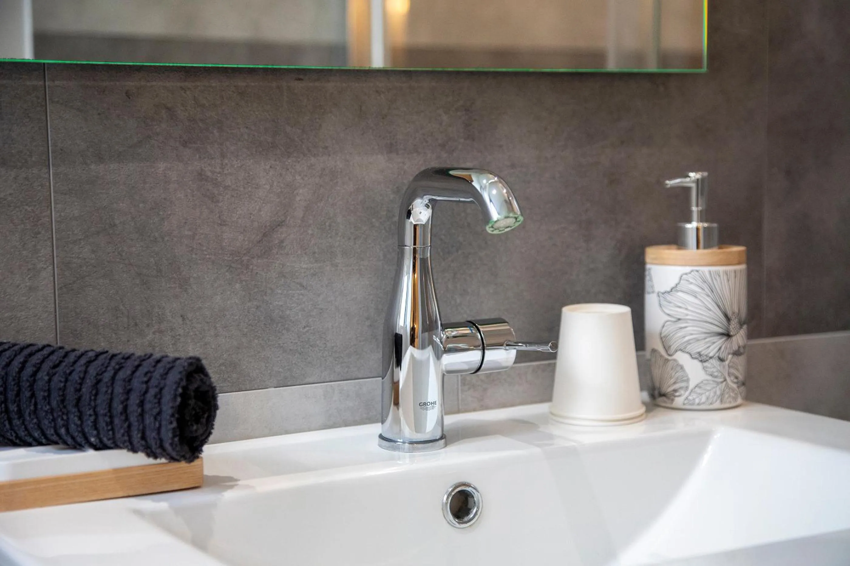 O'Myosotis - 400m Centre Historique - Parking Gratuit - Piscine et Jardin