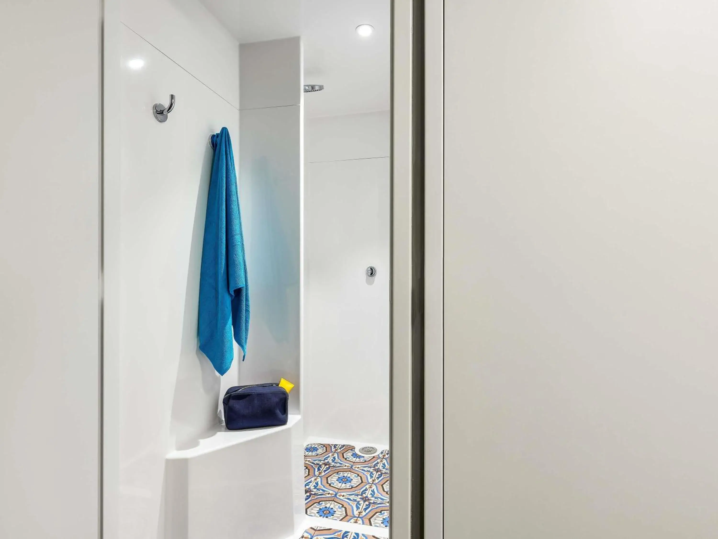 Side Car Room - 2 Adults in hotelF1 Marseille EST Side Car Room - 2 Adults in hotelF1 Marseille EST