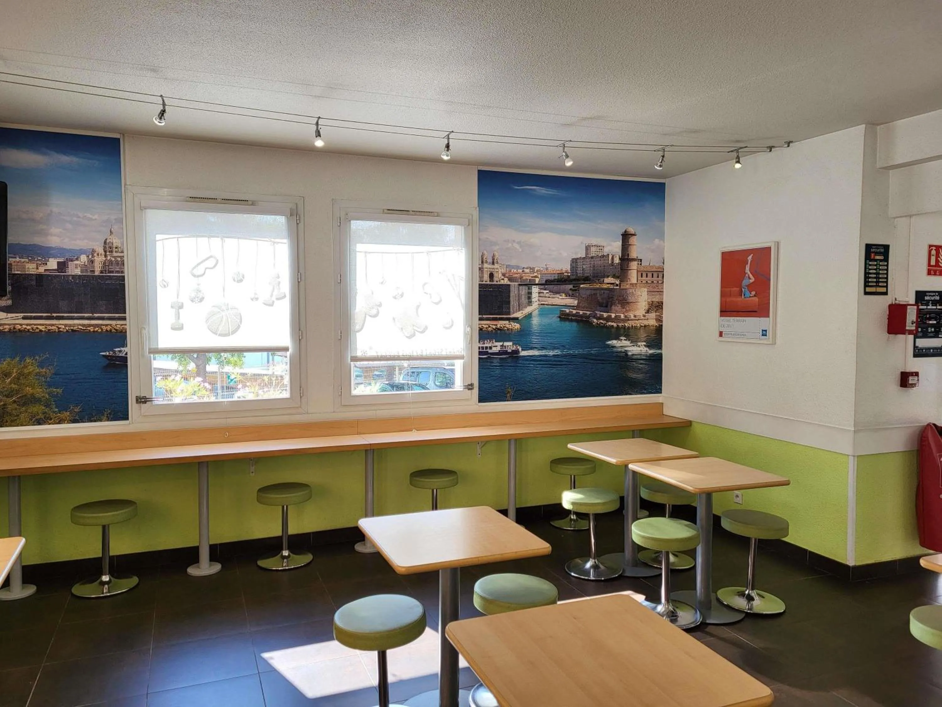 Property building in Ibis Budget Marseille Valentine