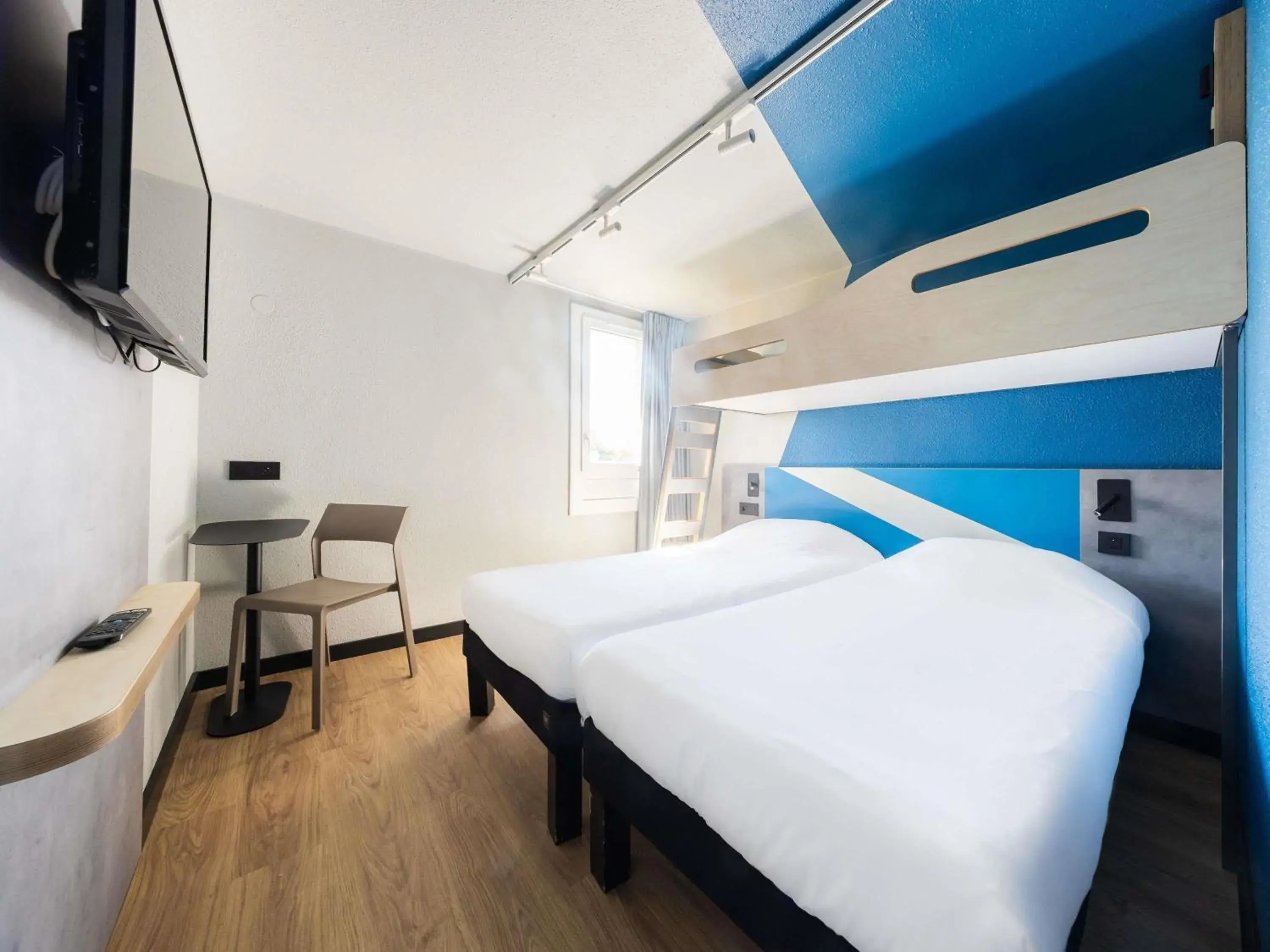 Bedroom, Bed in Ibis budget Béziers Est Mediterranée A9 / A75 Bedroom, Bed in Ibis budget Béziers Est Mediterranée A9 / A75