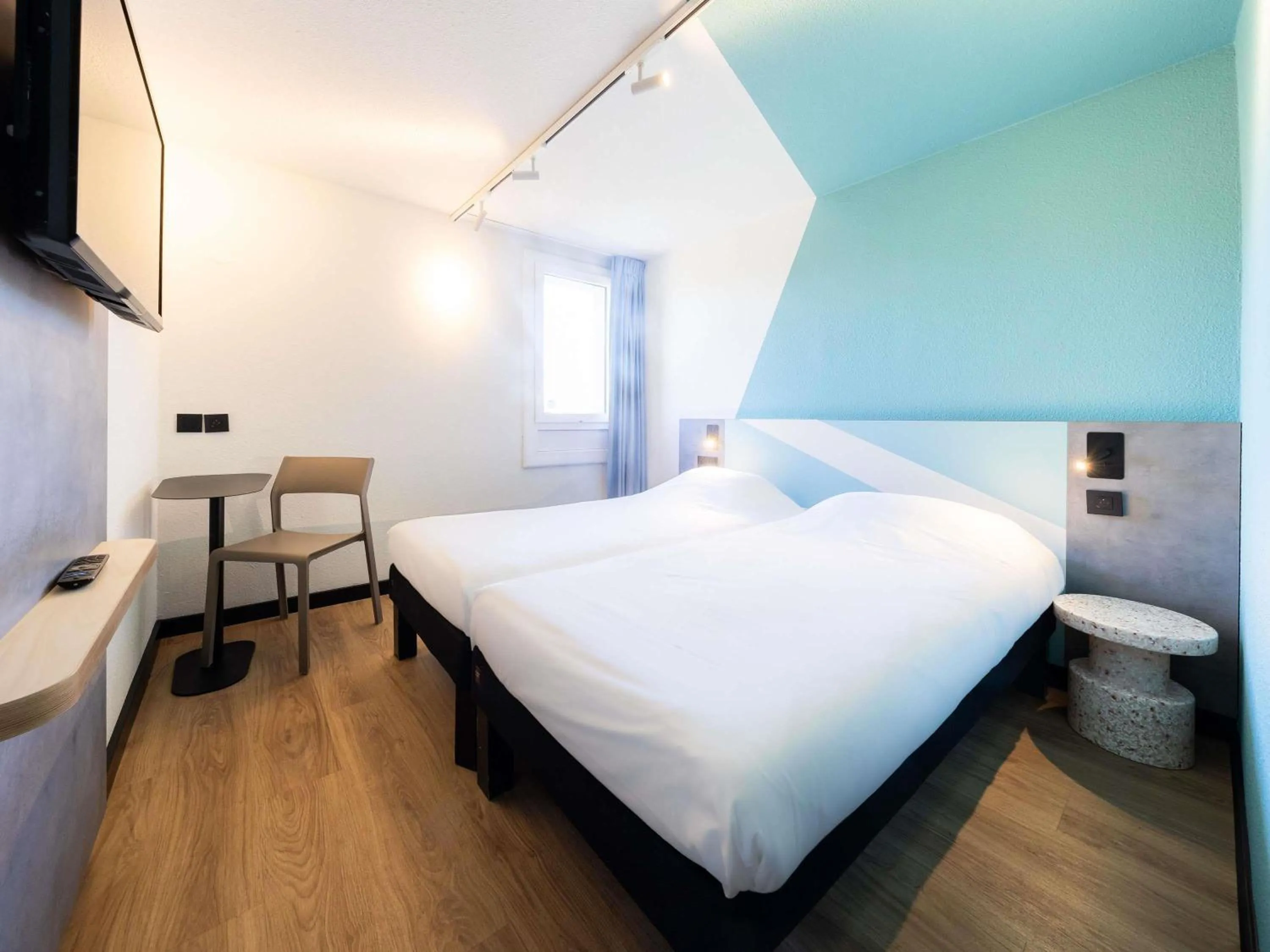 Bedroom, Bed in Ibis budget Béziers Est Mediterranée A9 / A75