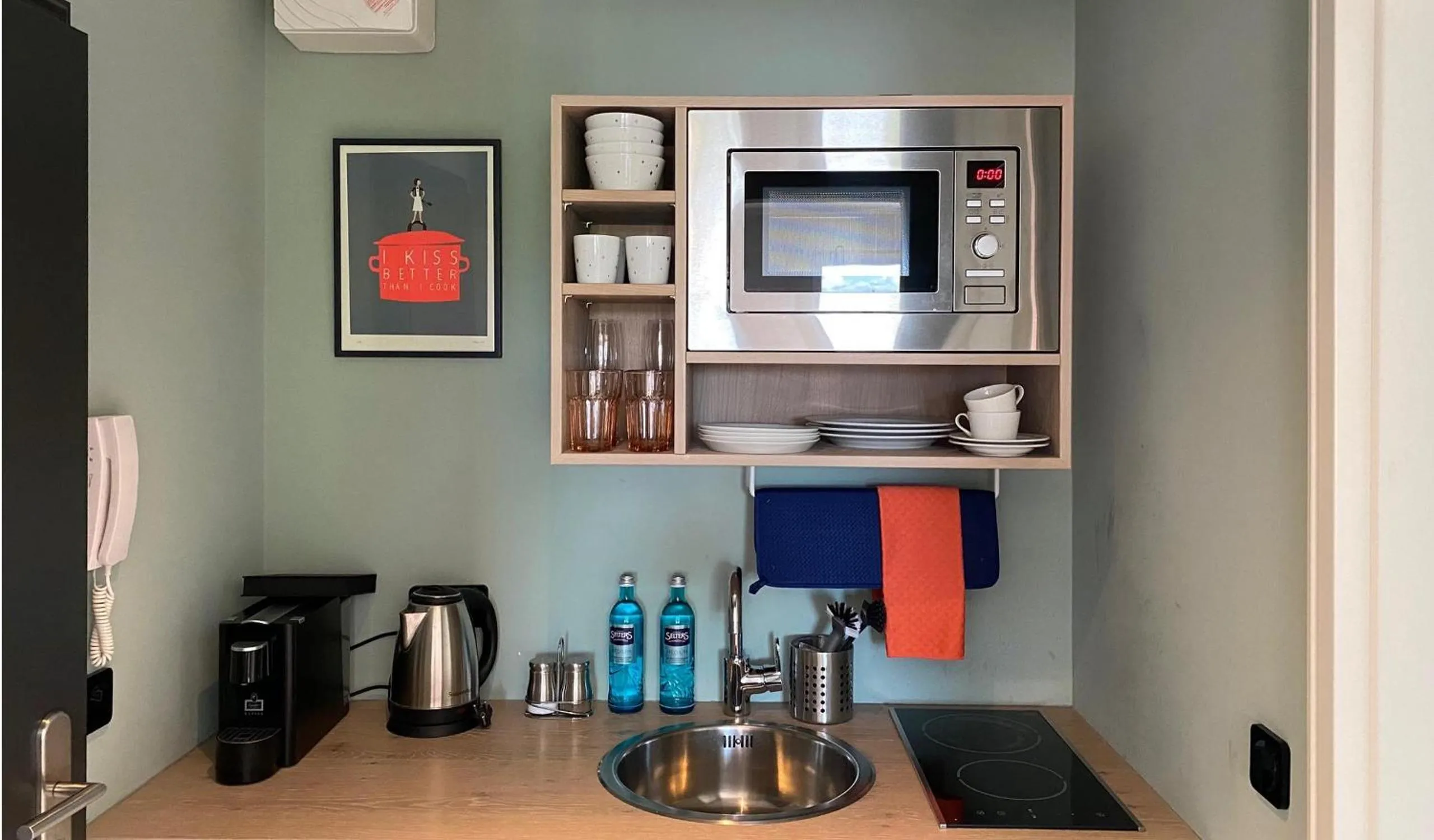 Coffee/tea facilities in Designhotel Whitman