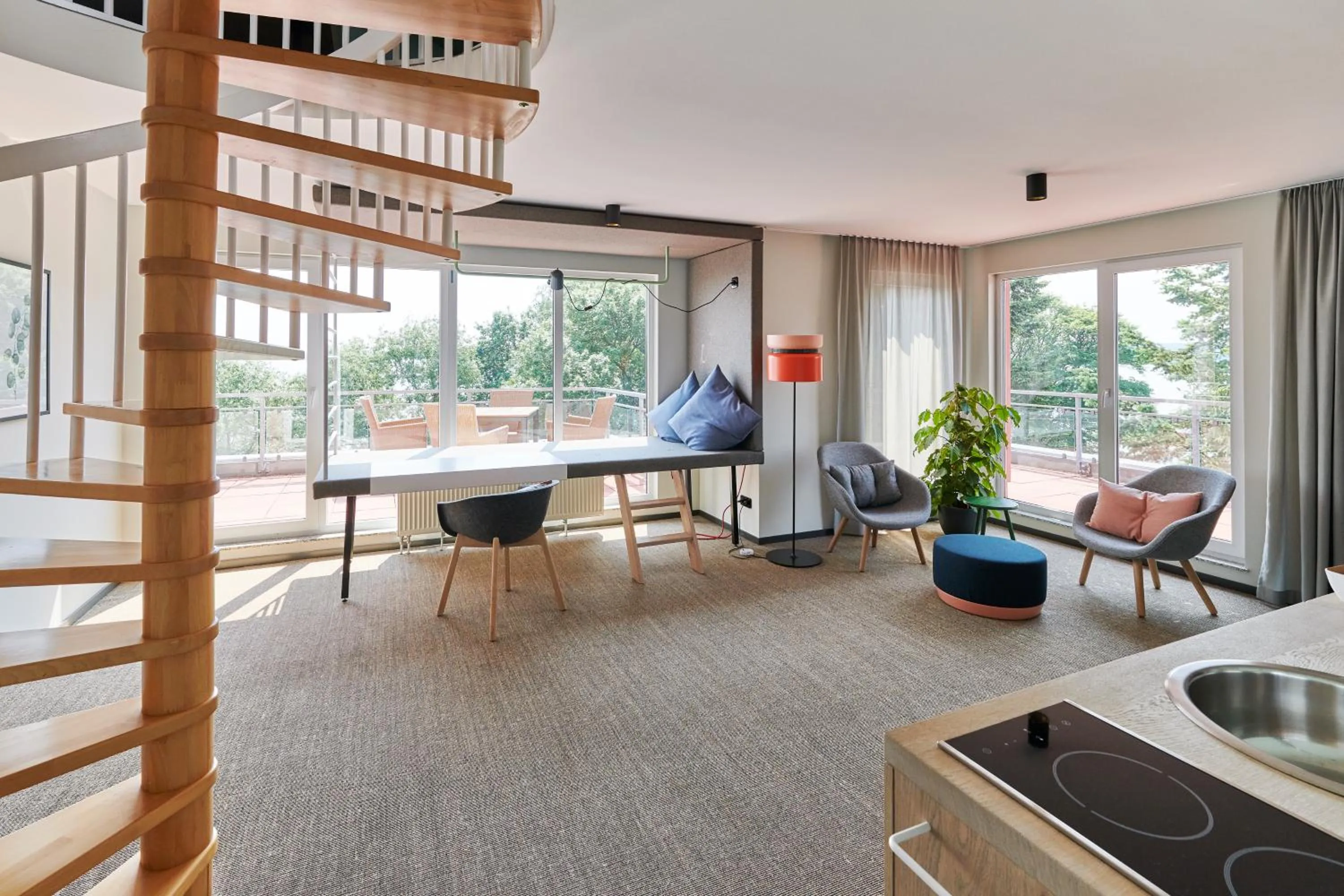 Photo of the whole room in Designhotel Whitman