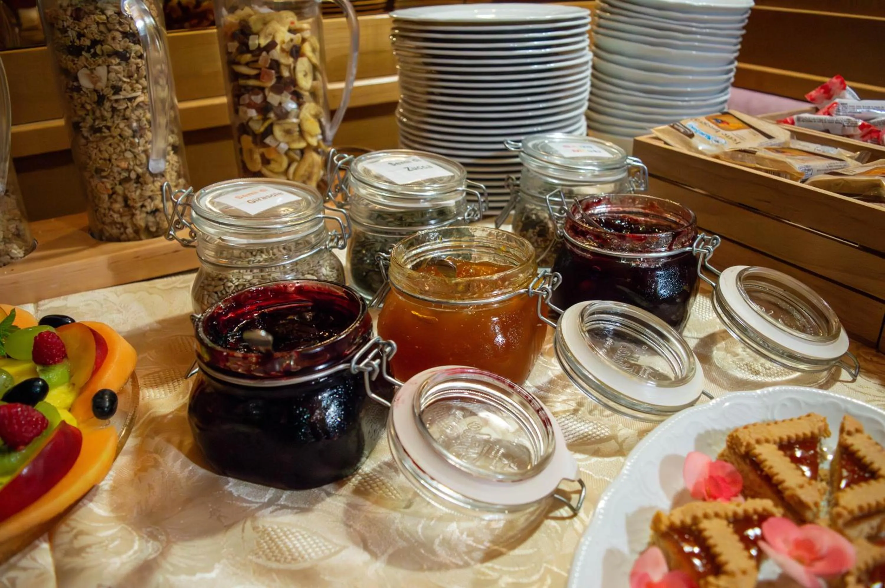 Buffet breakfast in Hotel Serena - Tre Cime Views