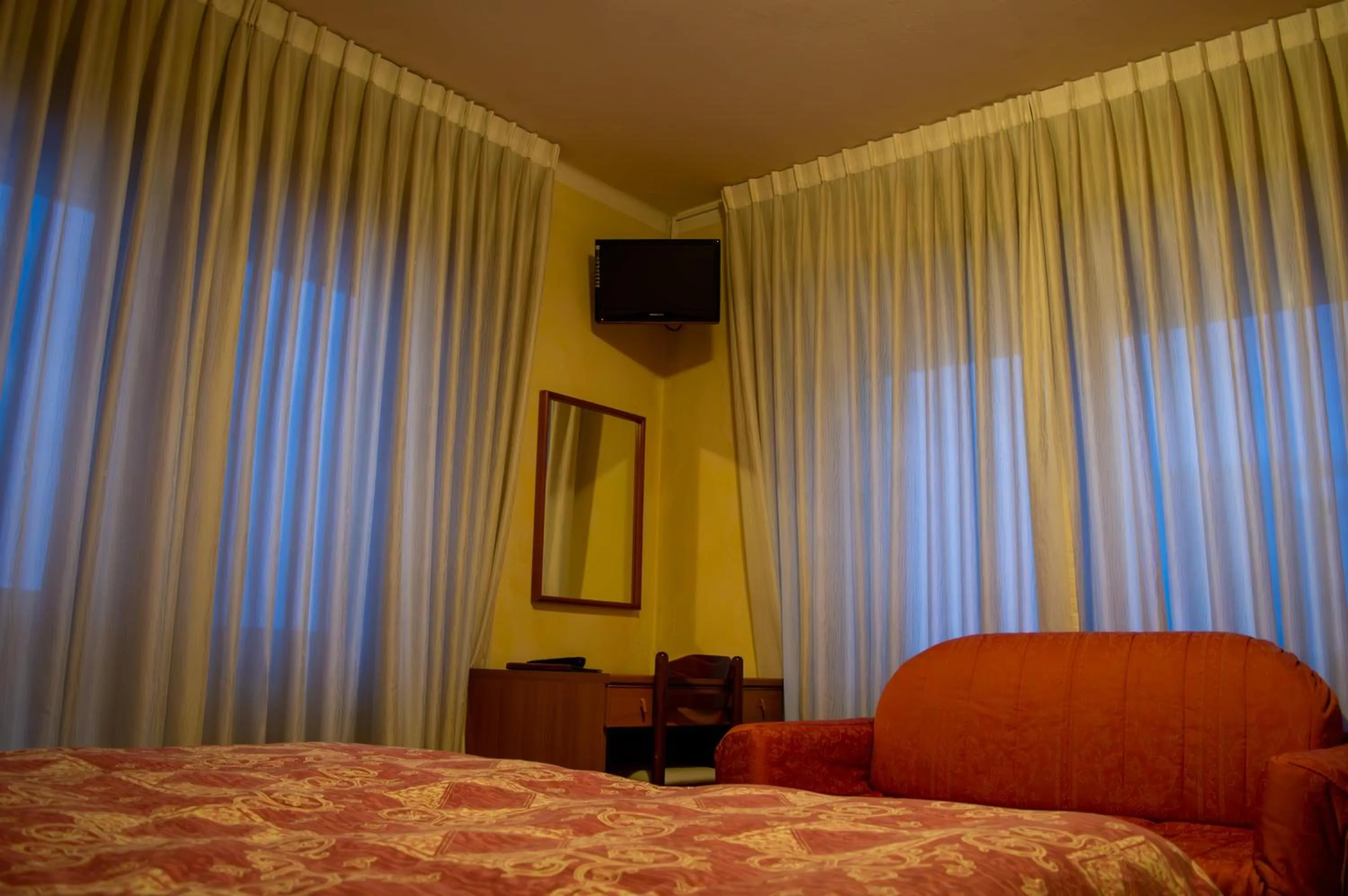 Deluxe Triple Room in Hotel Serena - Tre Cime Views