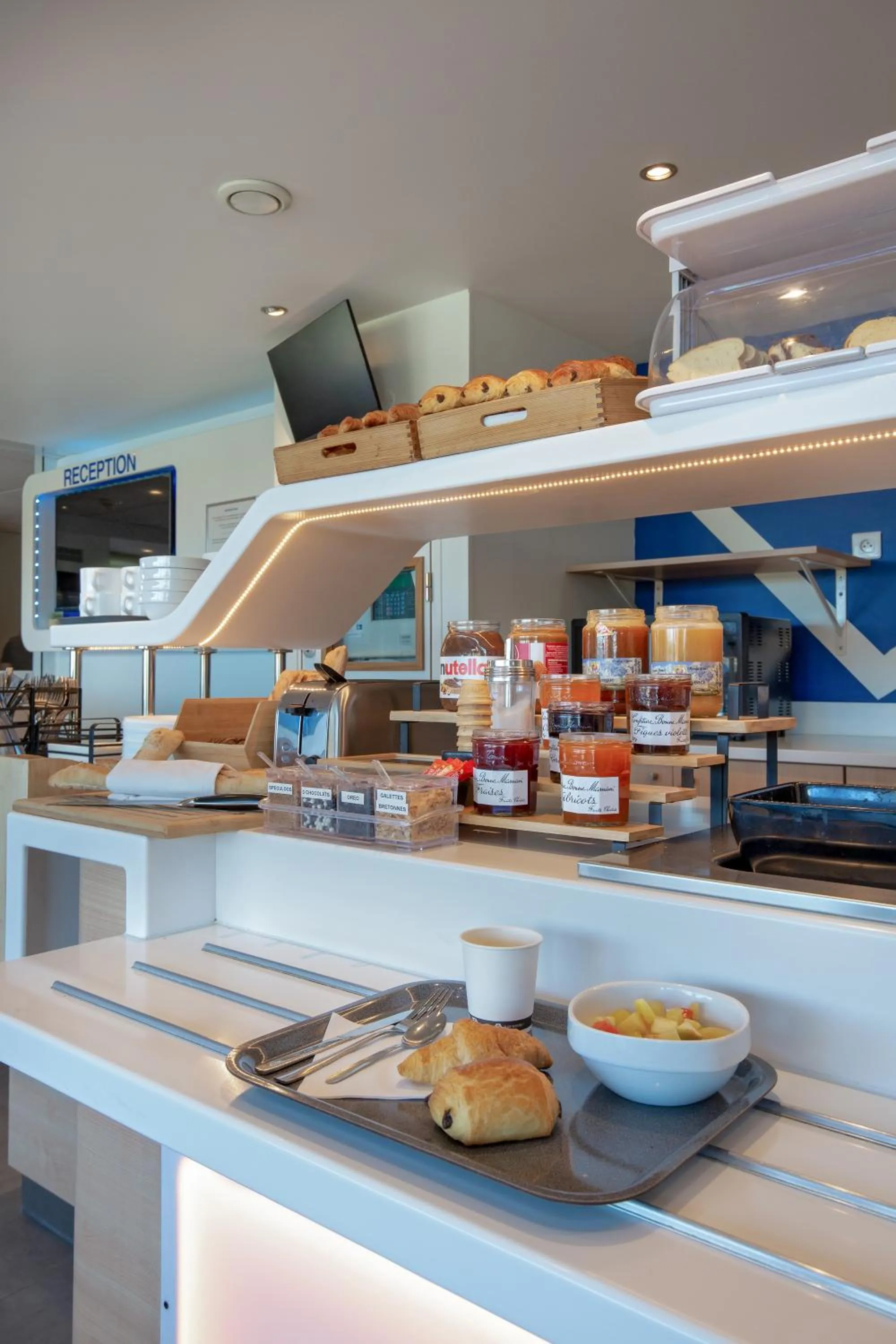 Continental breakfast in ibis budget Saint-Maximin