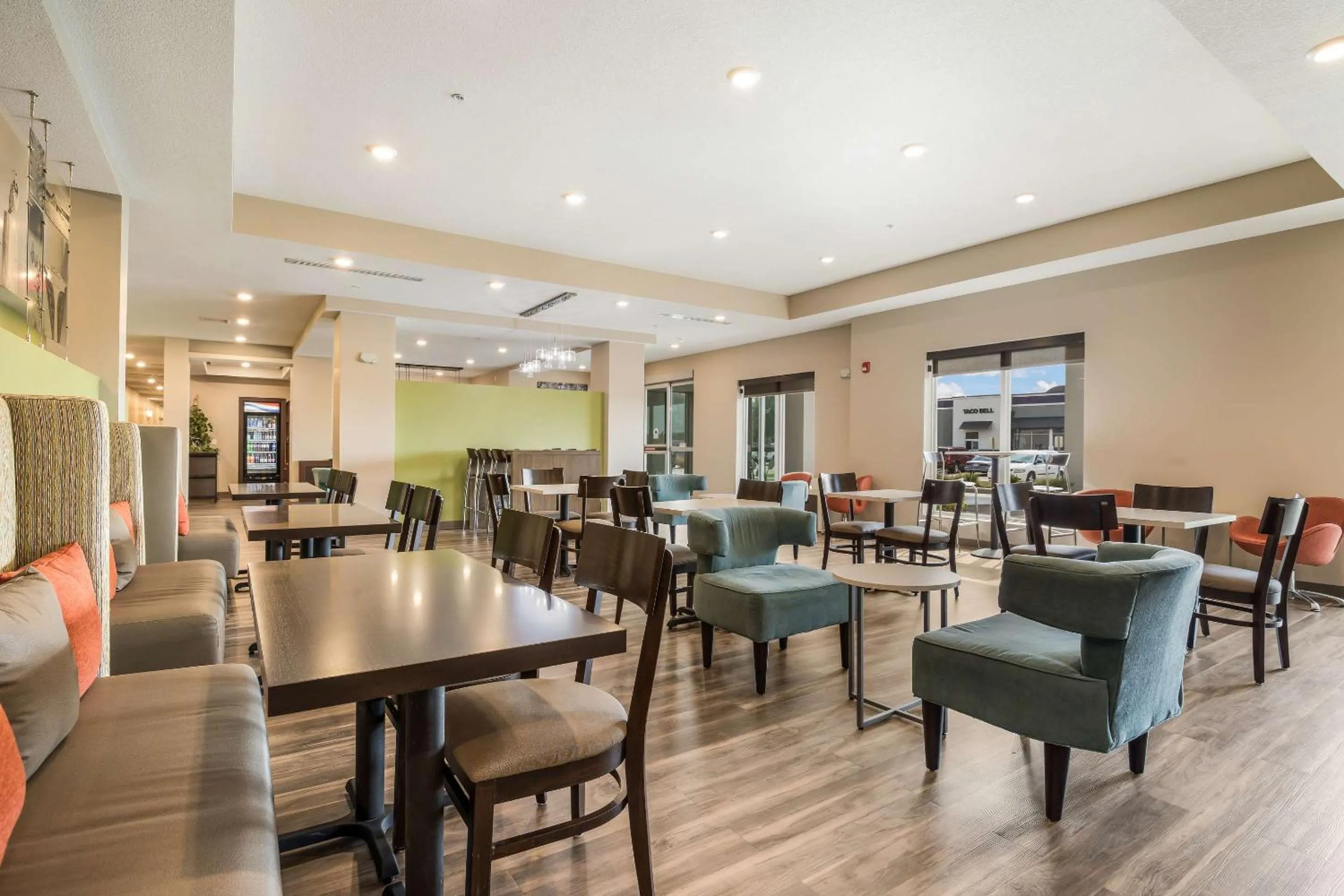 Breakfast in Sleep Inn & Suites Park City-Wichita North