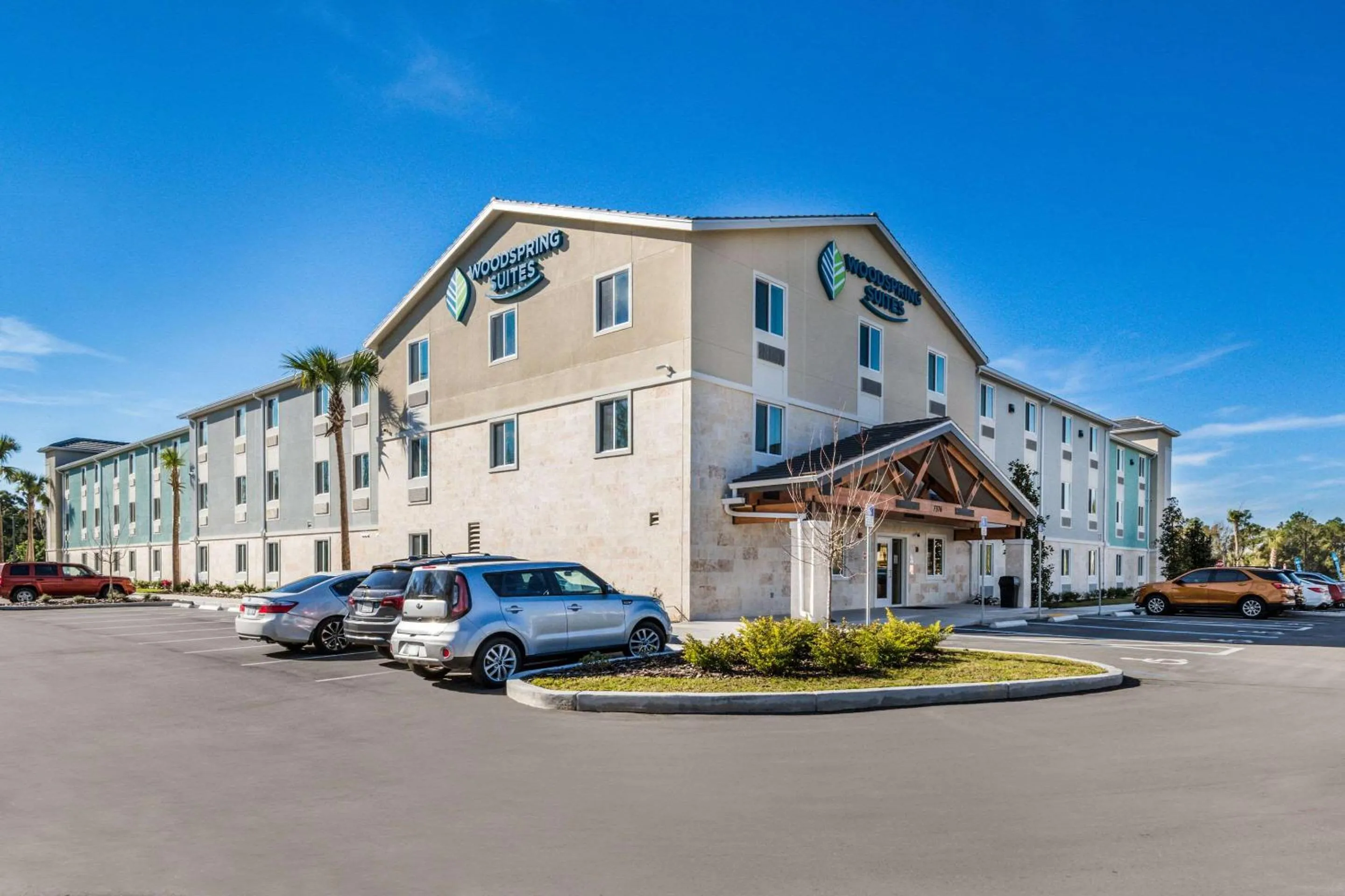 Property building in WoodSpring Suites Bradenton