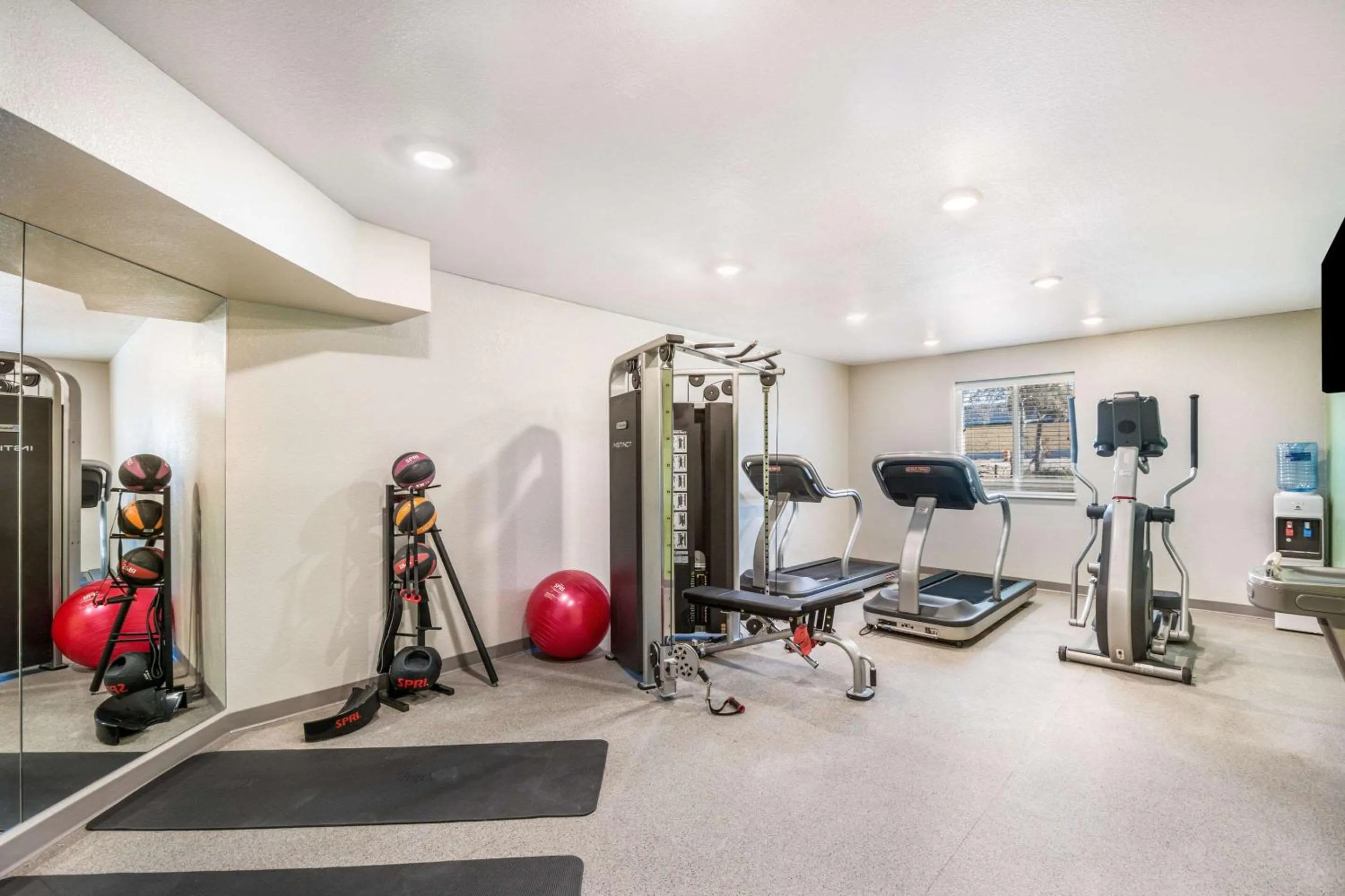 Fitness centre/facilities in WoodSpring Suites Bradenton