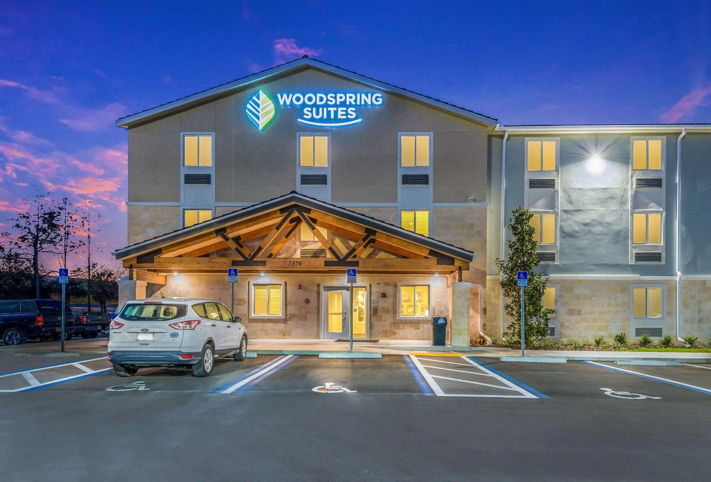 Property building in WoodSpring Suites Bradenton
