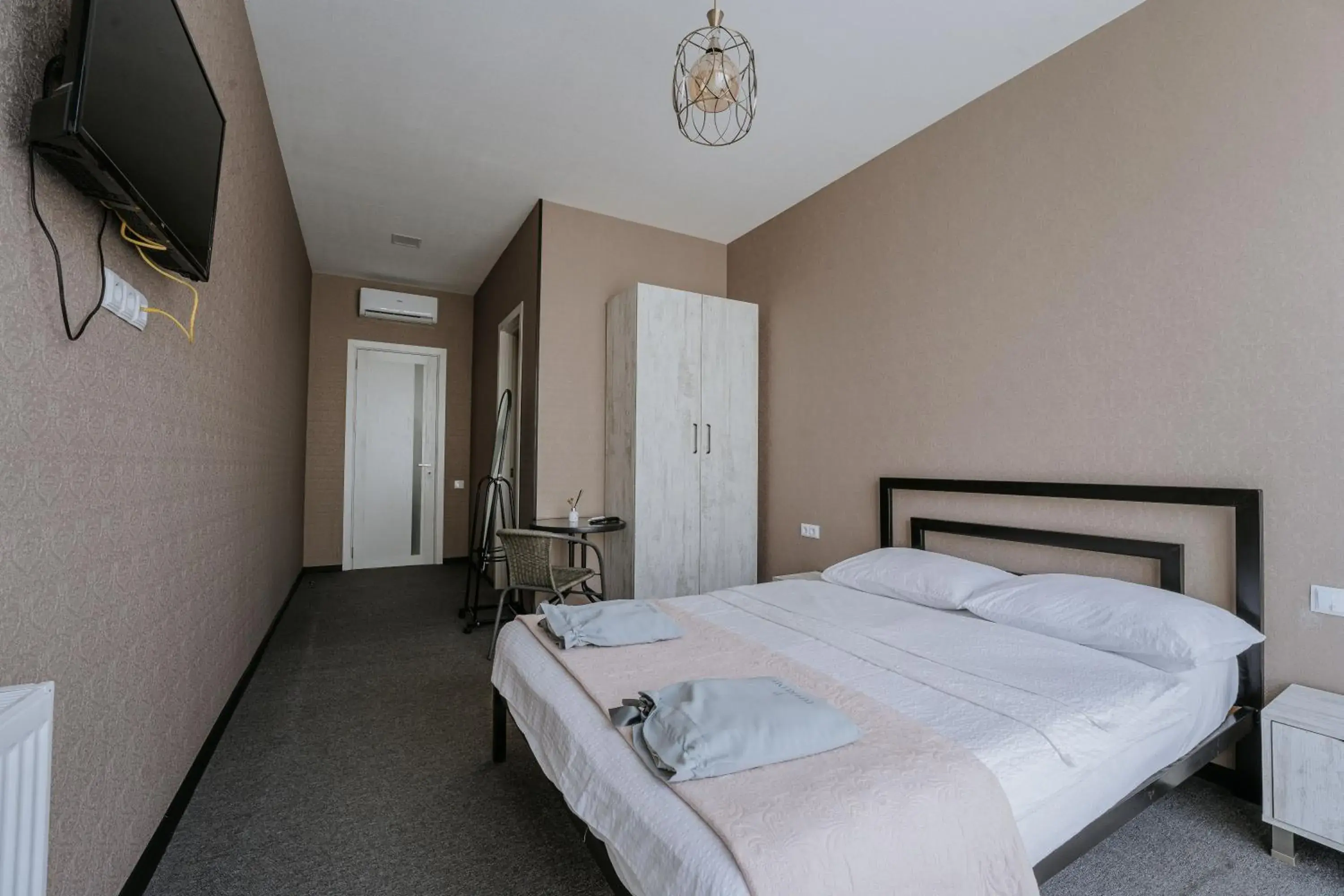 Single Room in All Seasons Single Room in All Seasons