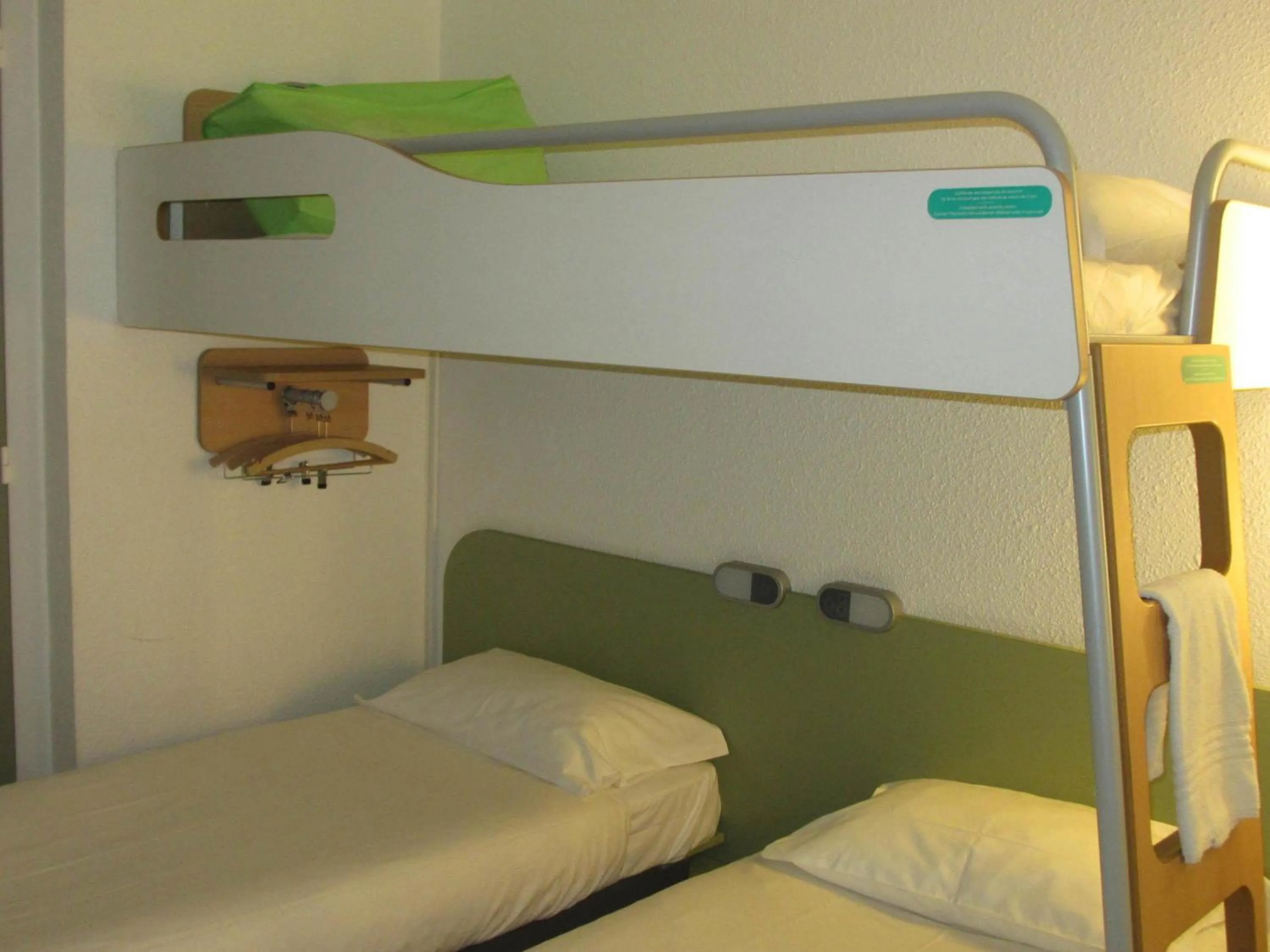 Bedroom, Bed in IBIS Budget Aix en Provence Est Le Canet