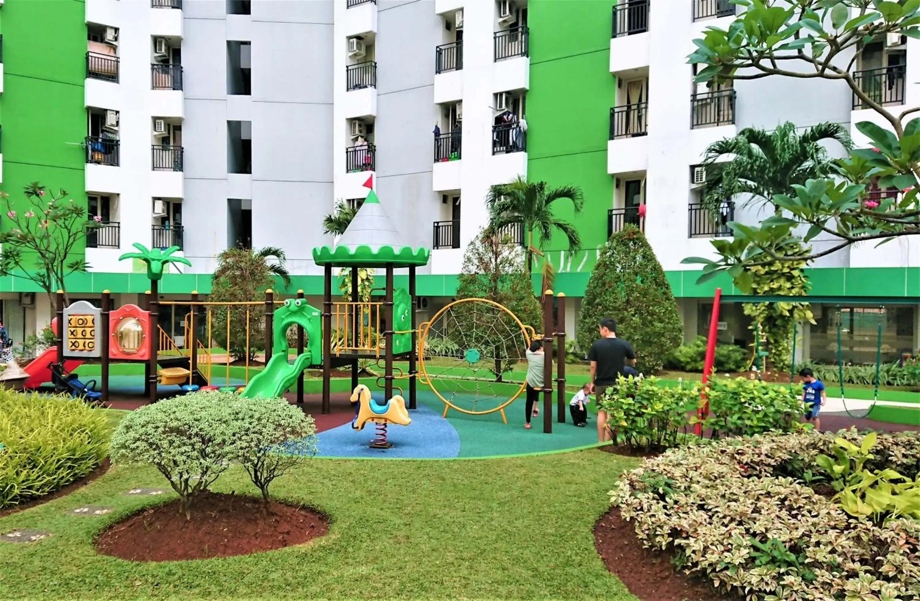 Children play ground in Apartment Green Lake View Ciputat by Celebrity Room Children play ground in Apartment Green Lake View Ciputat by Celebrity Room