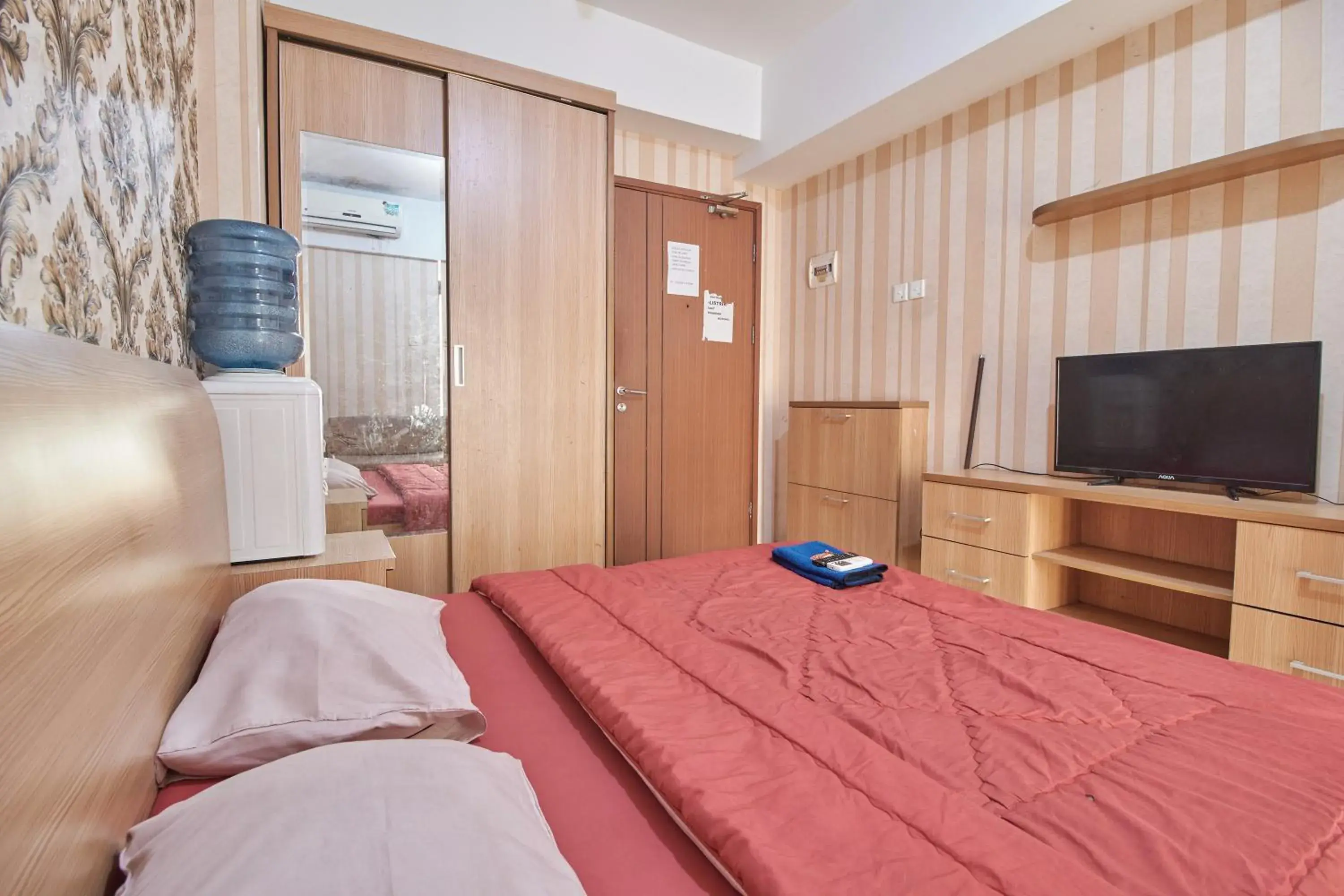 Bed in Apartment Green Lake View Ciputat by Celebrity Room Bed in Apartment Green Lake View Ciputat by Celebrity Room