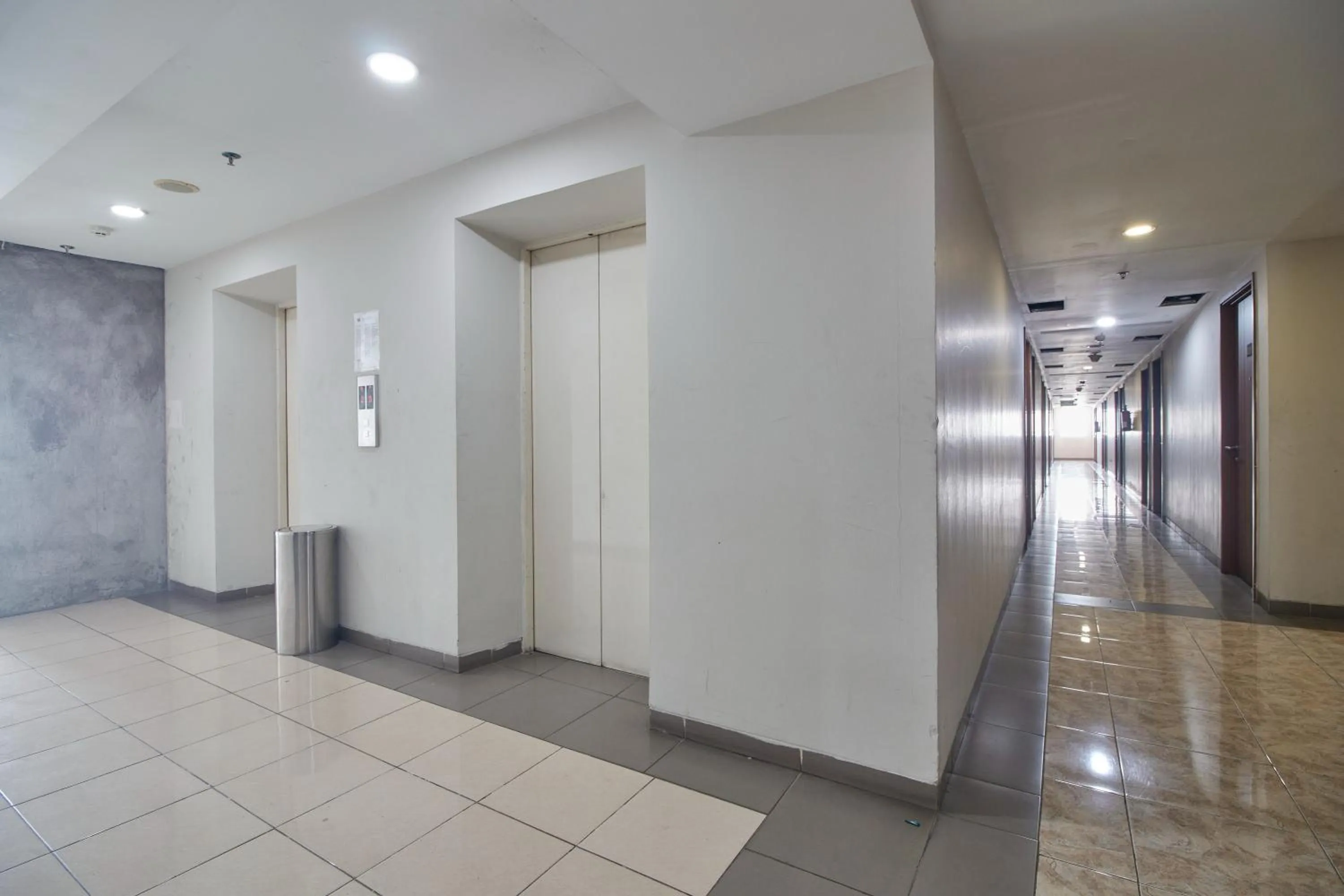 elevator in Apartment Green Lake View Ciputat by Celebrity Room