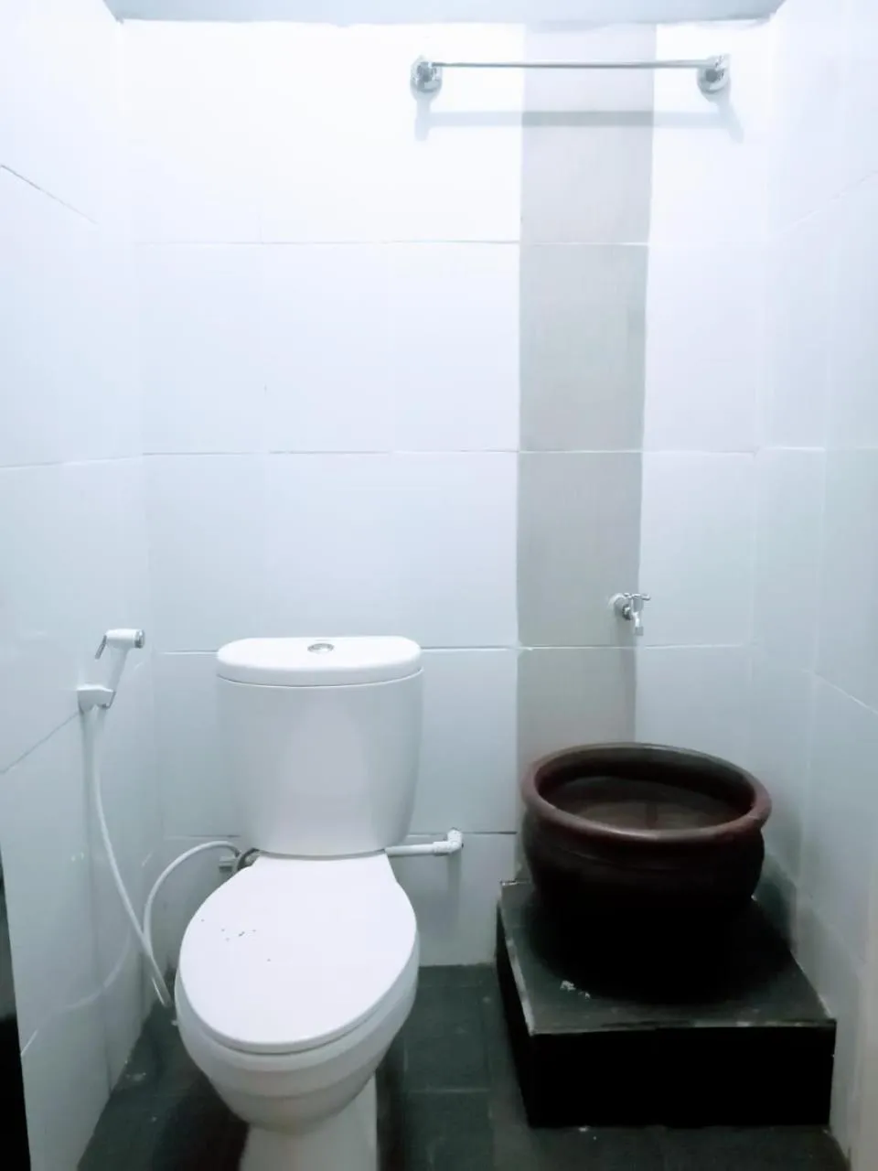 Bathroom in Indonesia Hotel Malioboro