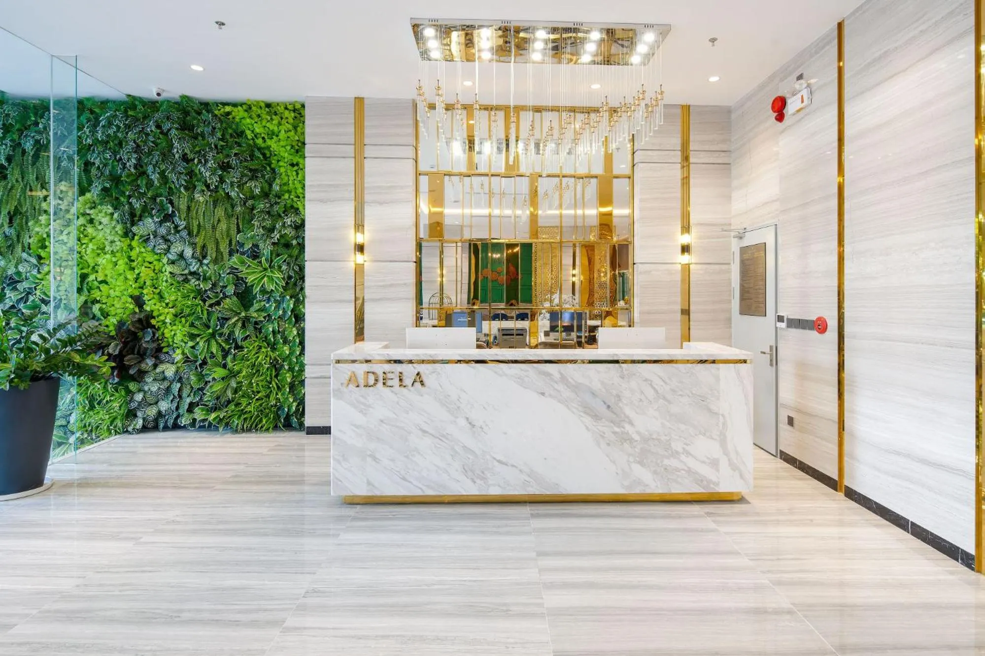 On-site shops in Adela Boutique Hotel - Infinity Pool