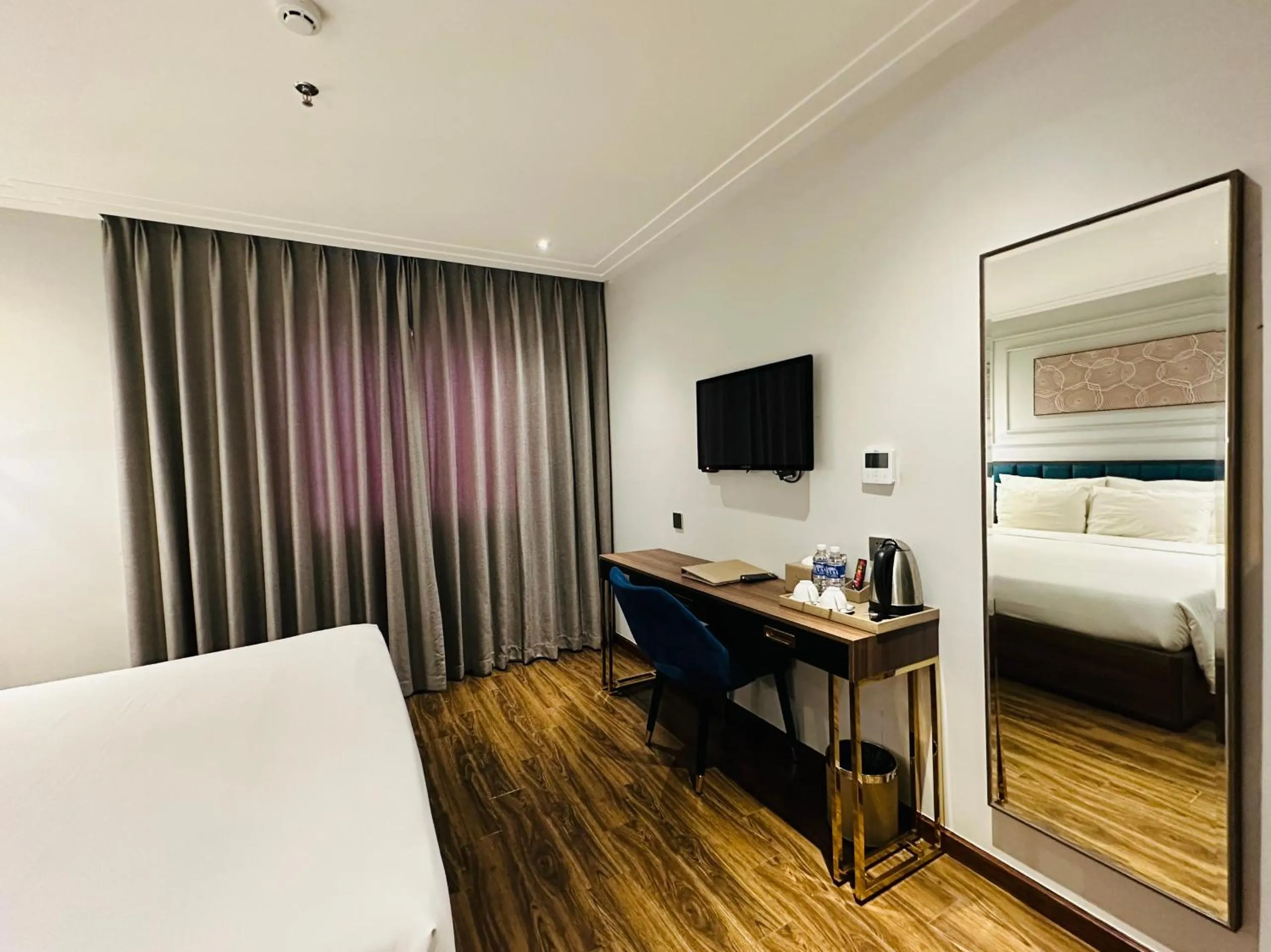 TV and multimedia, Bed in Adela Boutique Hotel - Infinity Pool