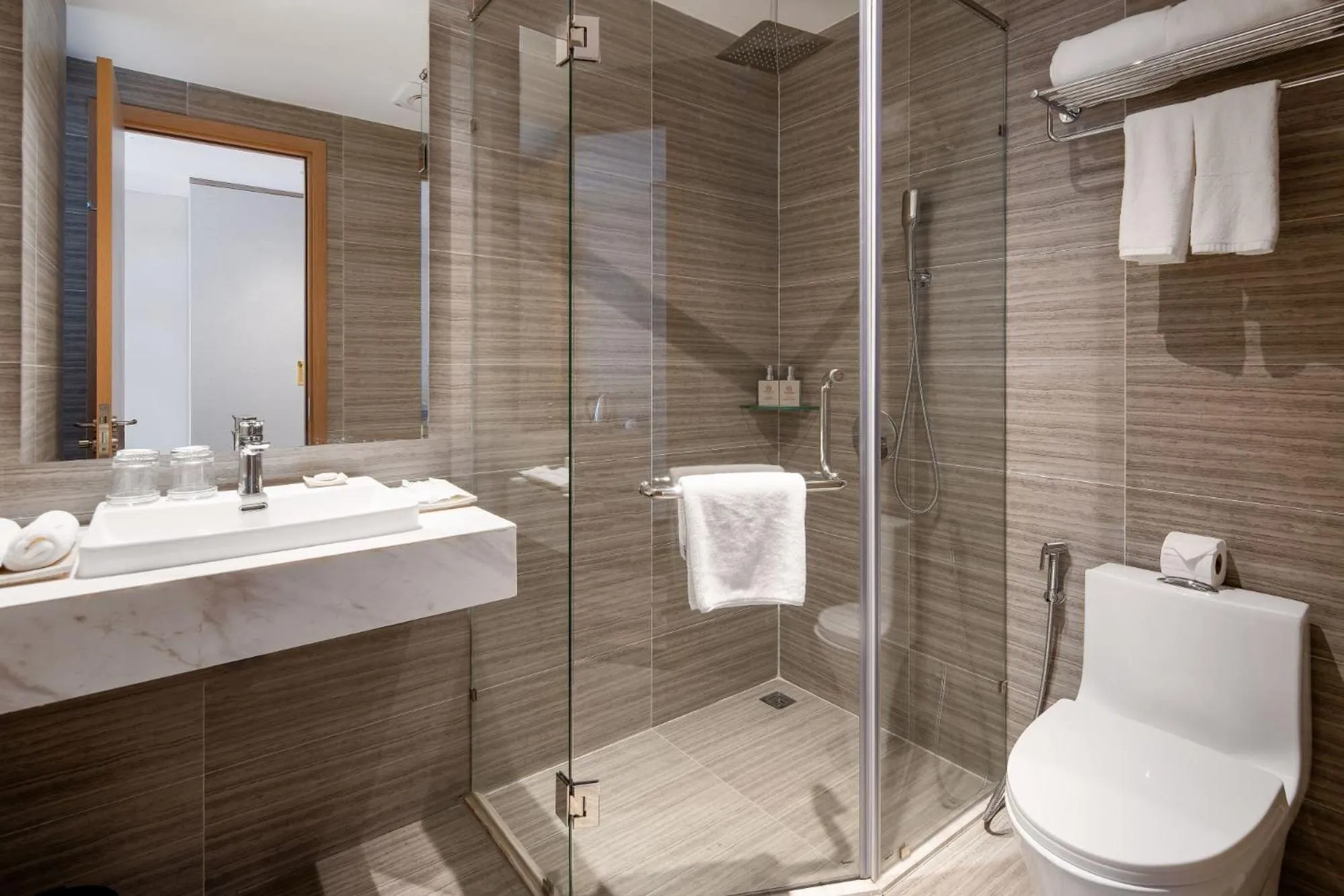 Shower in Adela Boutique Hotel - Infinity Pool