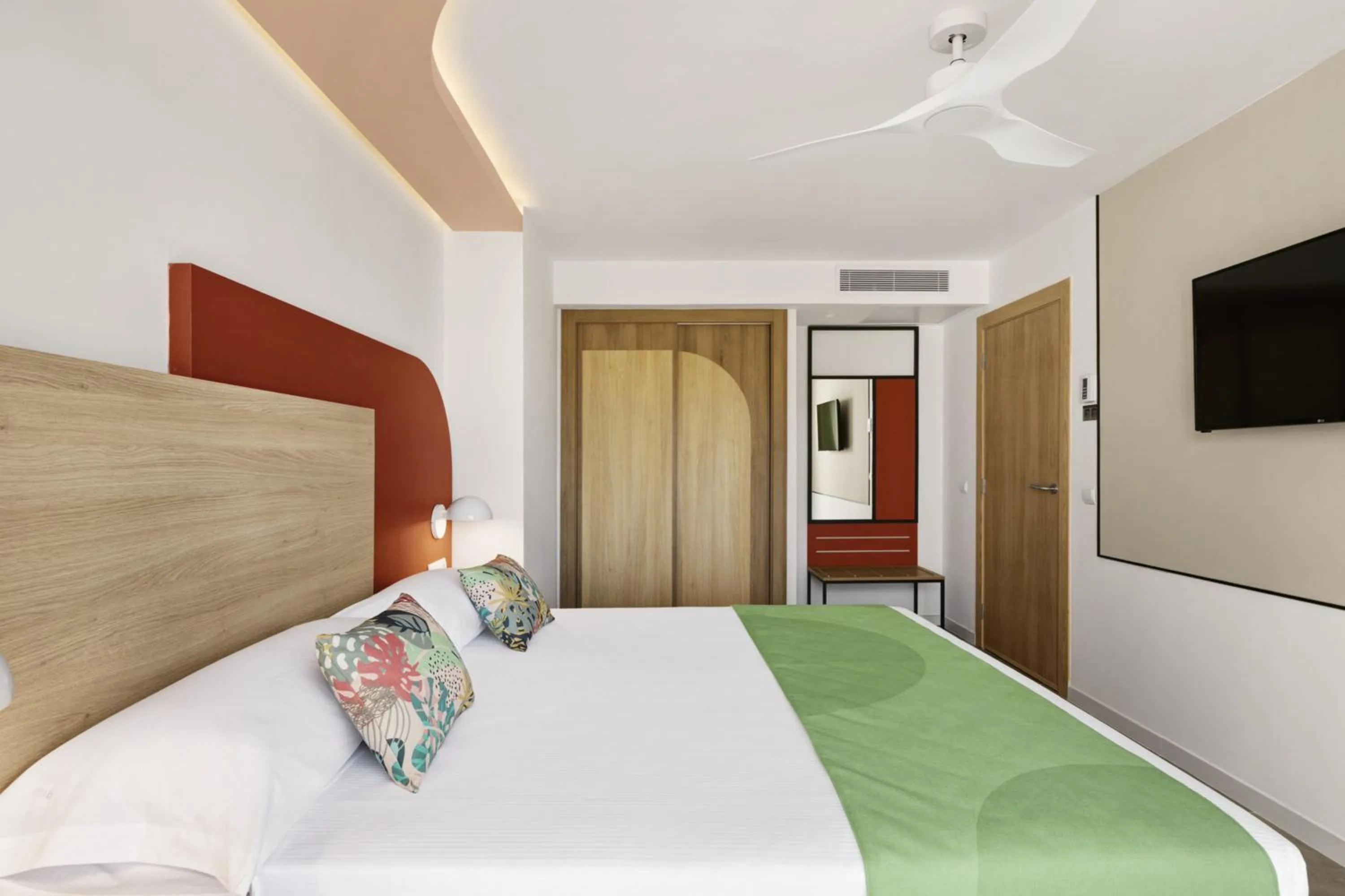 Bed in Hotel Riu Concordia