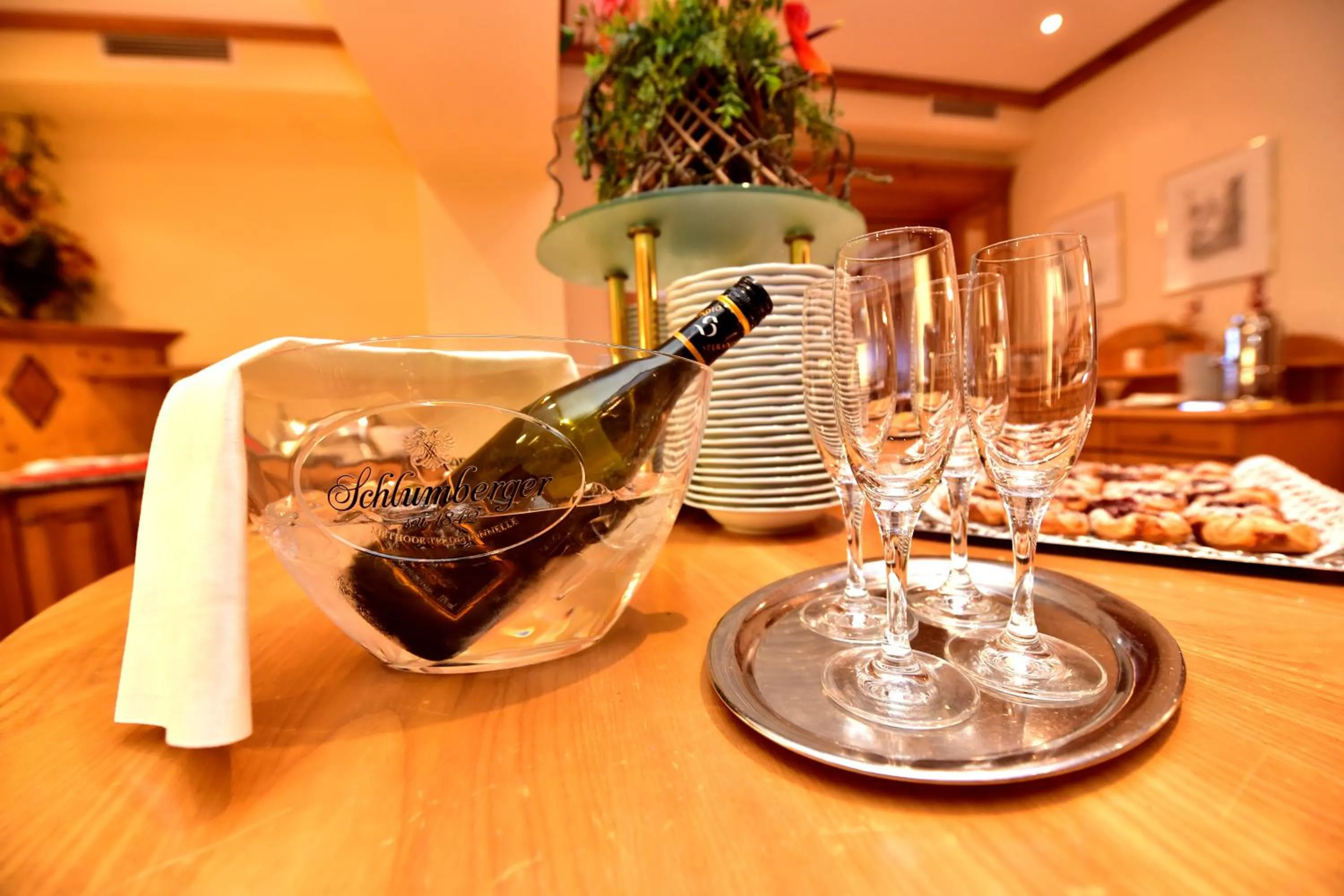 Restaurant/places to eat in Hotel & Gasthof Richard Held