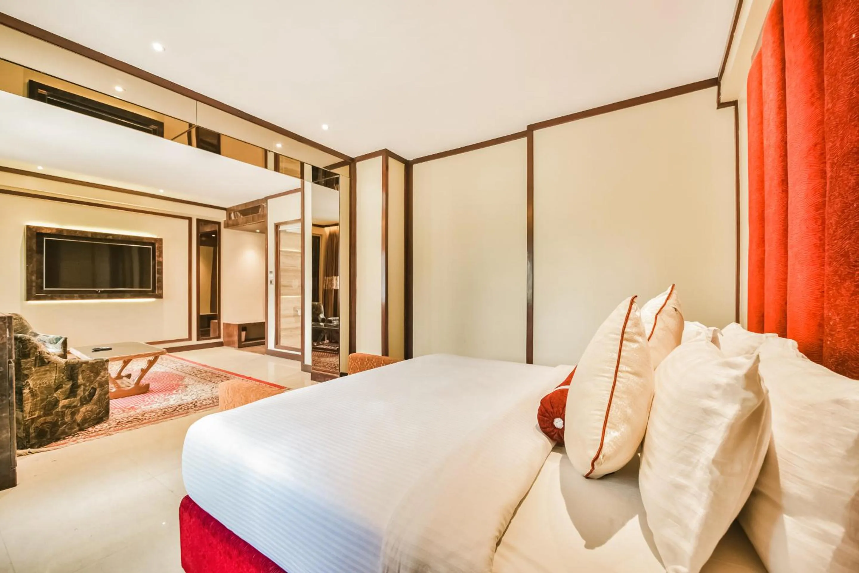 Bedroom, Bed in HOTEL MENAAL RESIDENCY