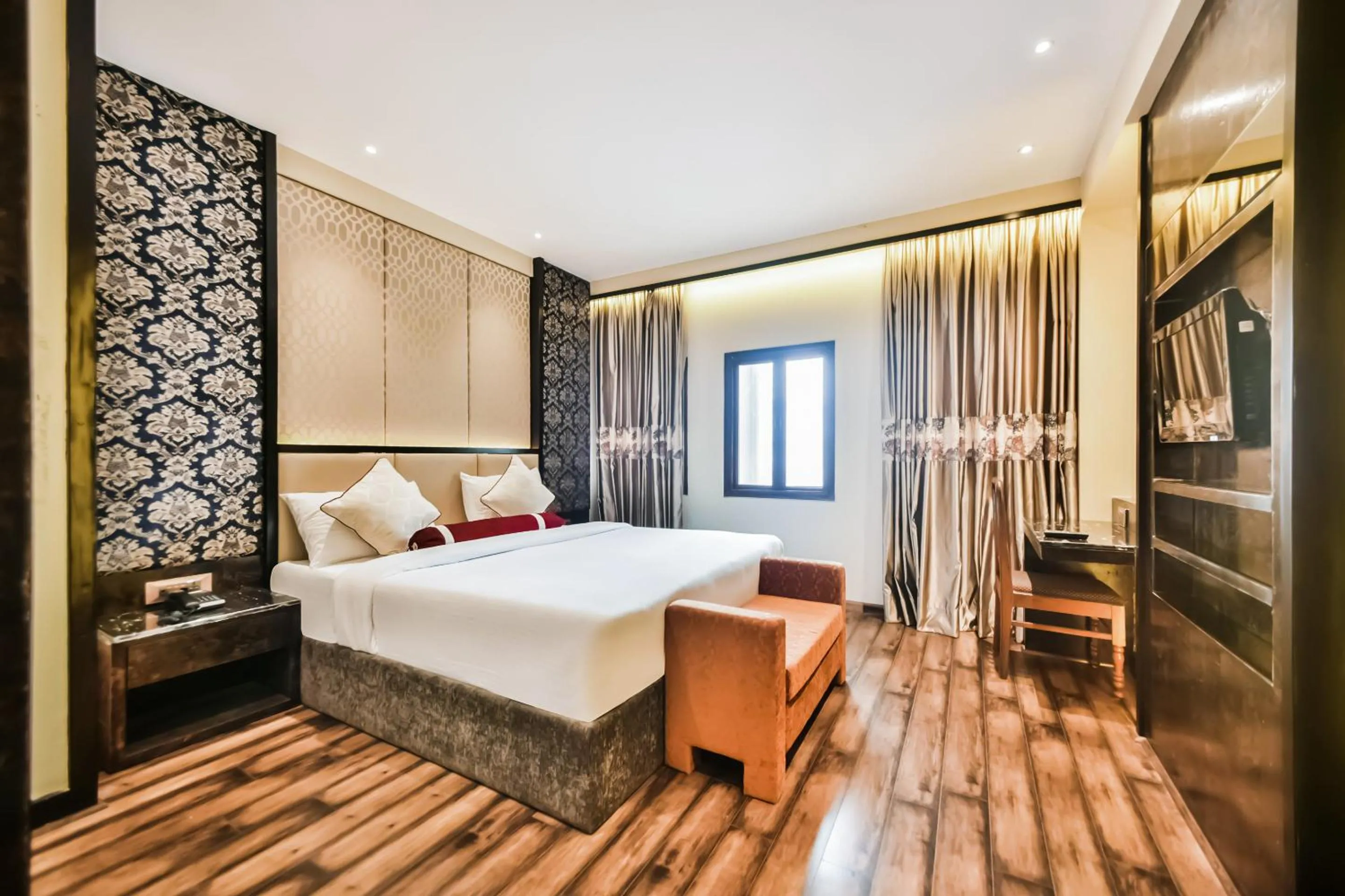 View (from property/room), Bed in HOTEL MENAAL RESIDENCY