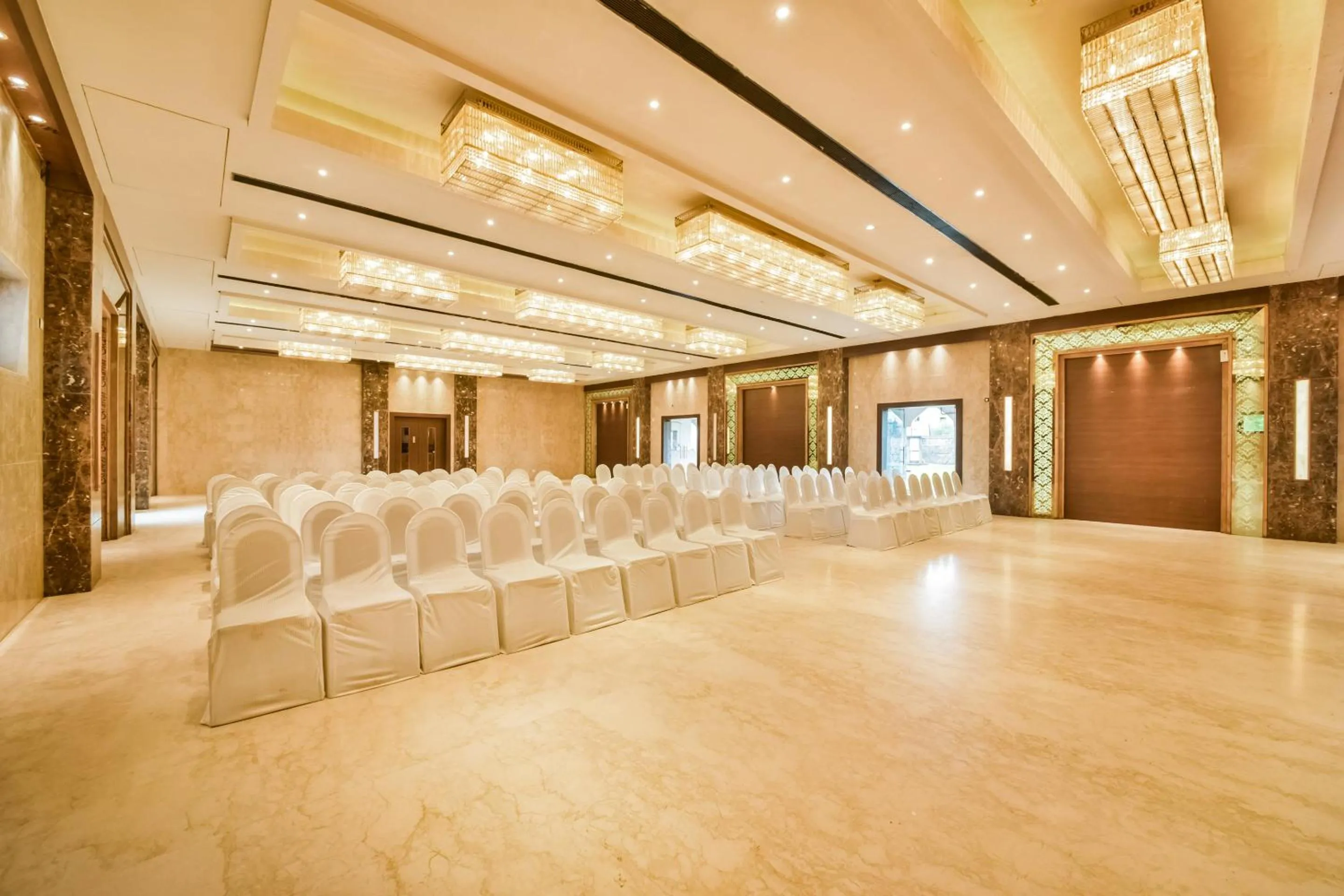 Banquet/Function facilities in HOTEL MENAAL RESIDENCY