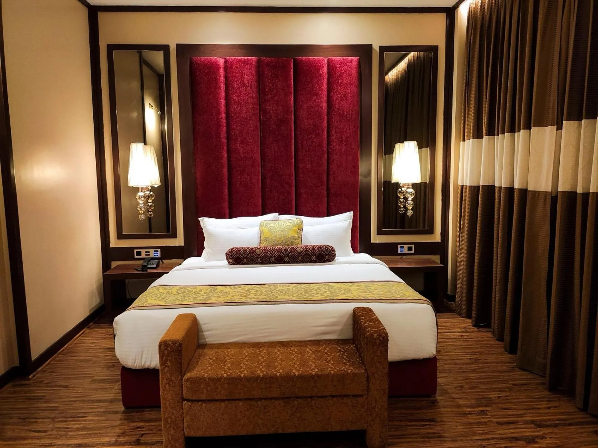 Bed in HOTEL MENAAL RESIDENCY