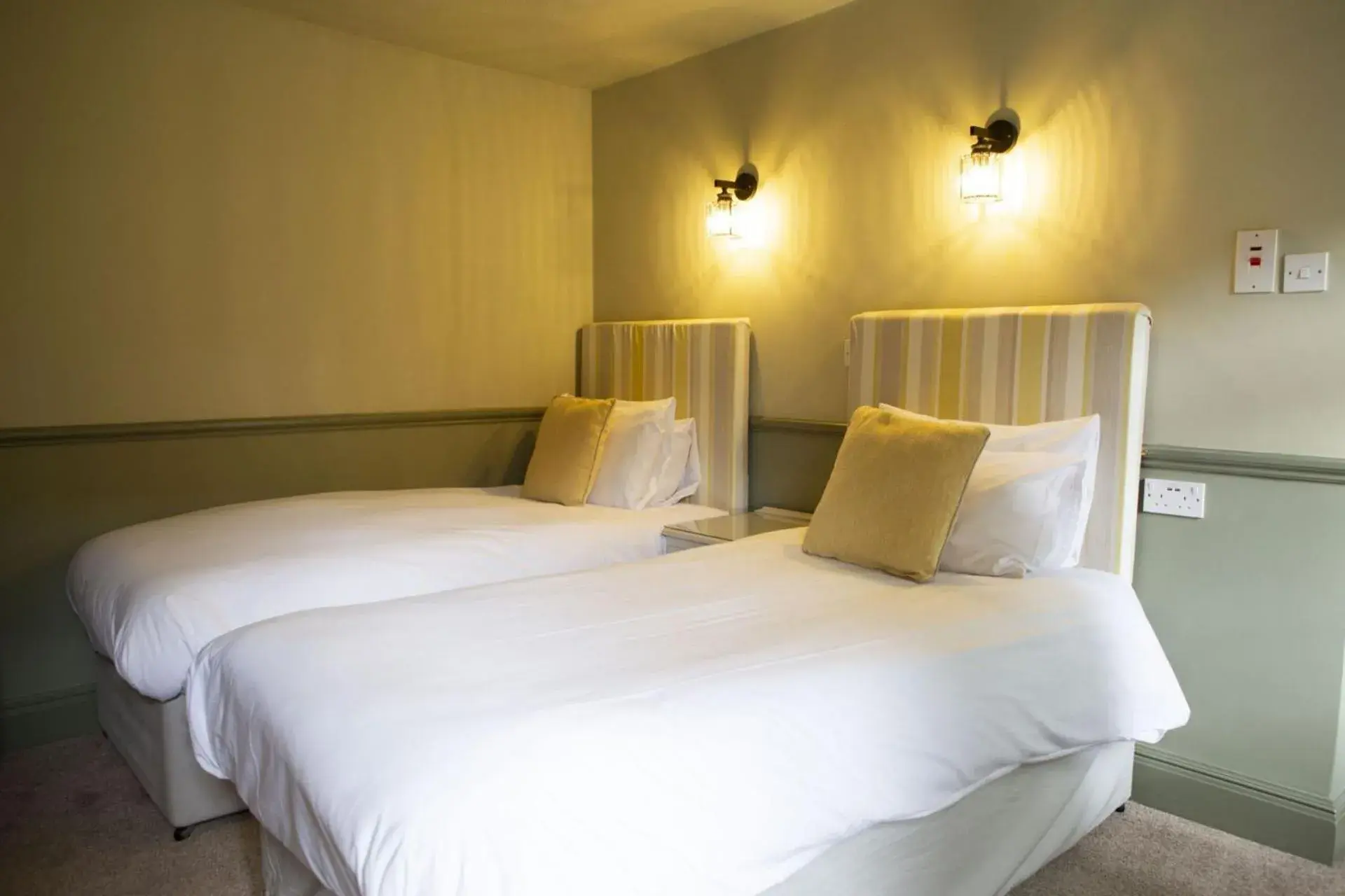 Bedroom, Bed in Ye Old Boote Inn Bedroom, Bed in Ye Old Boote Inn