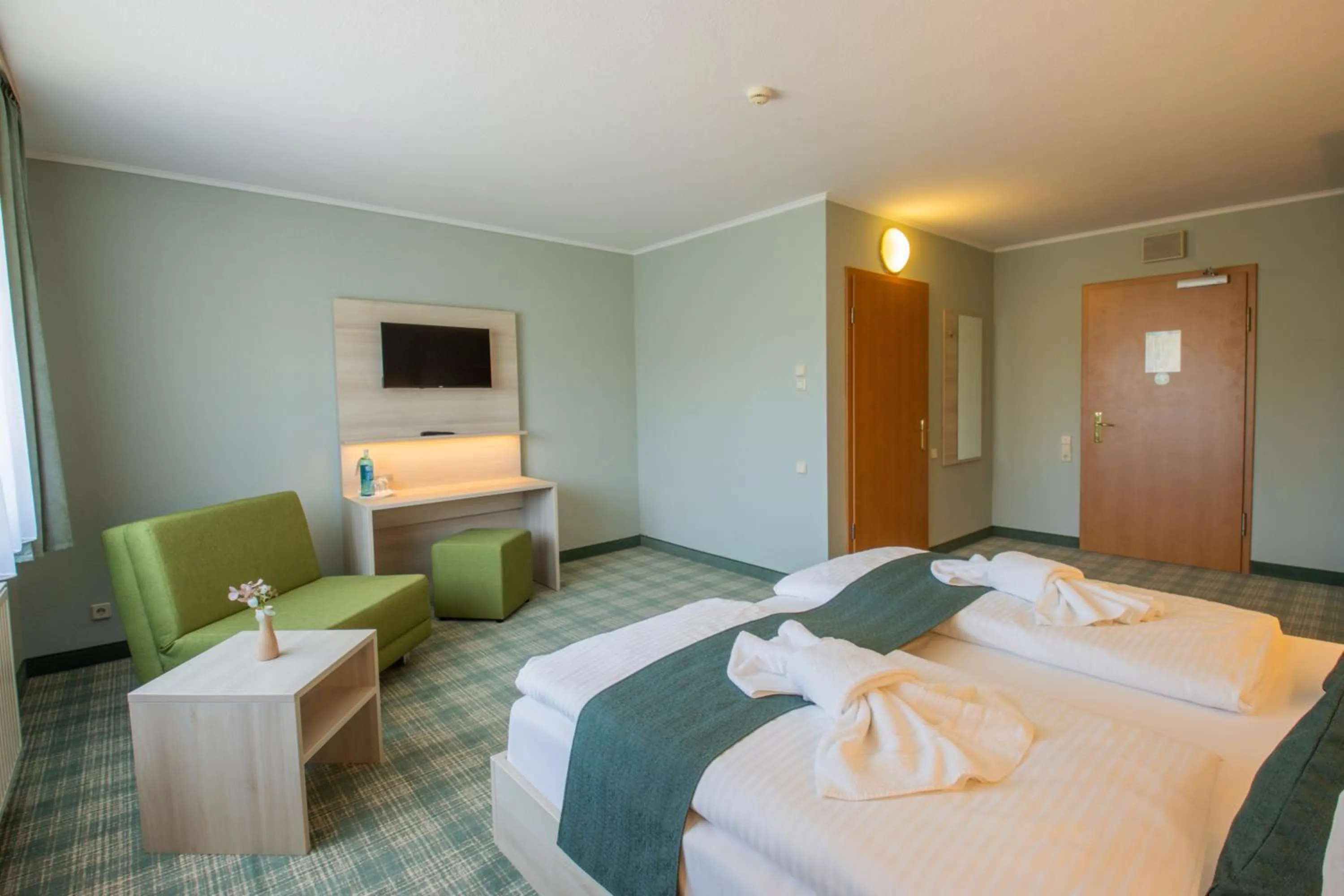 Photo of the whole room, Bed in Ferien Hotel Spree-Neisse