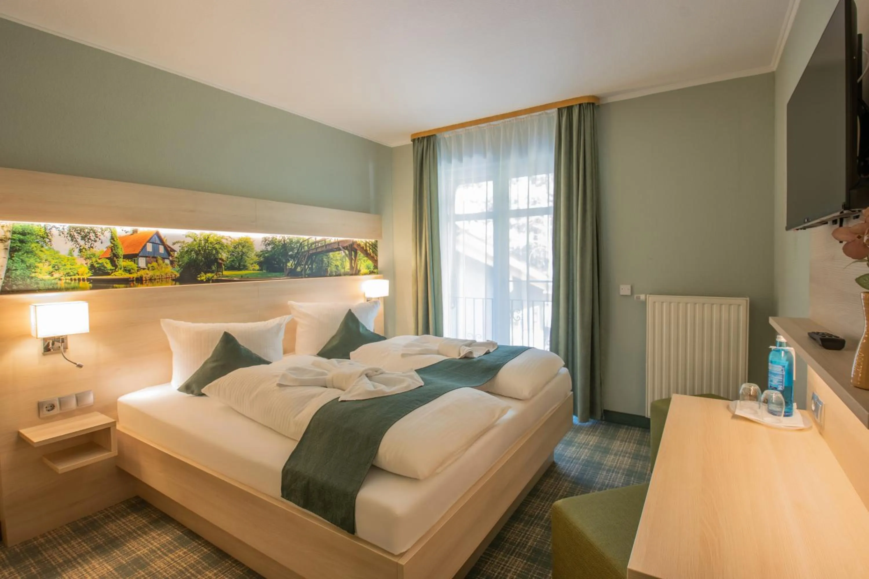 Photo of the whole room, Bed in Ferien Hotel Spree-Neisse