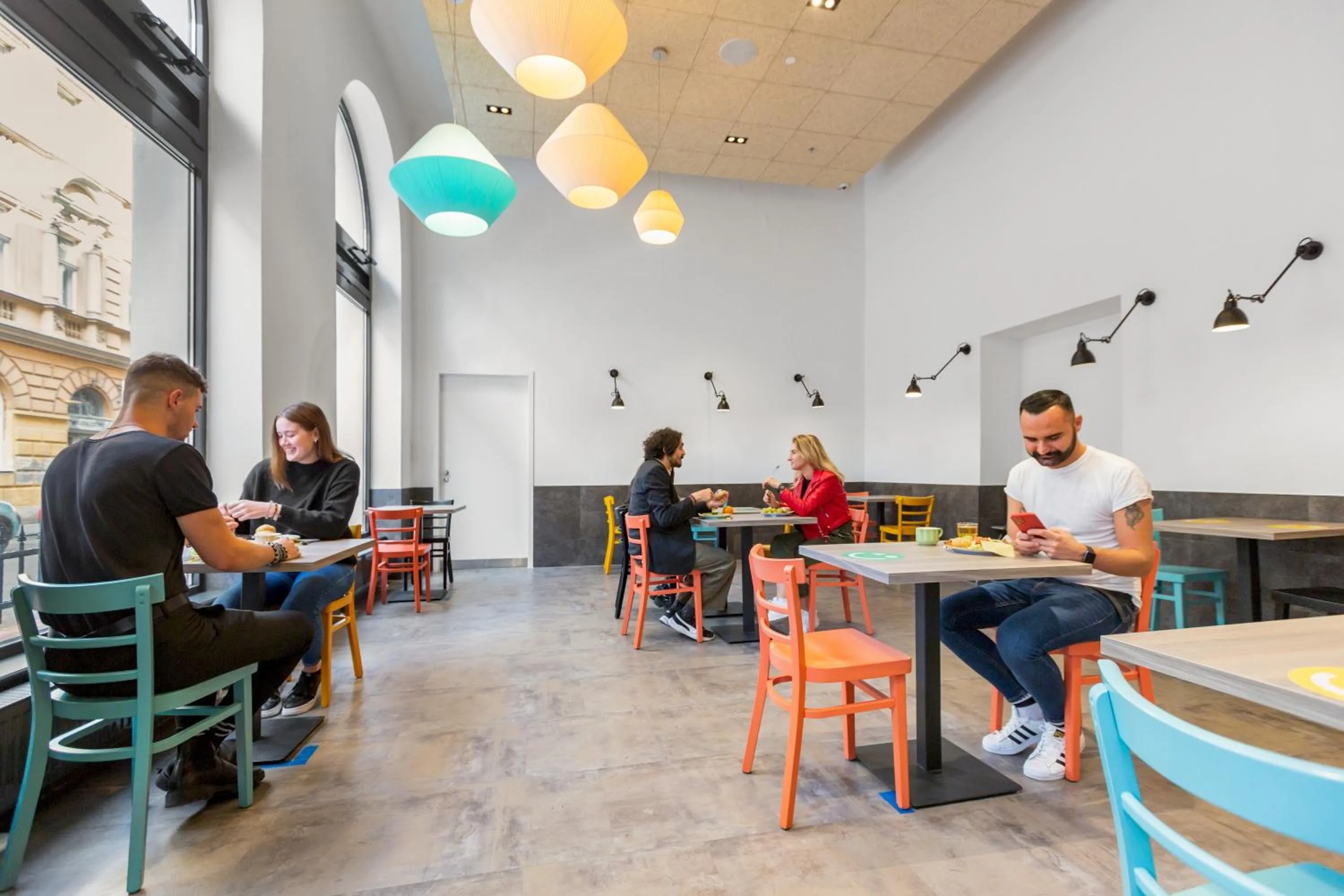 Restaurant/places to eat in a&o Budapest City